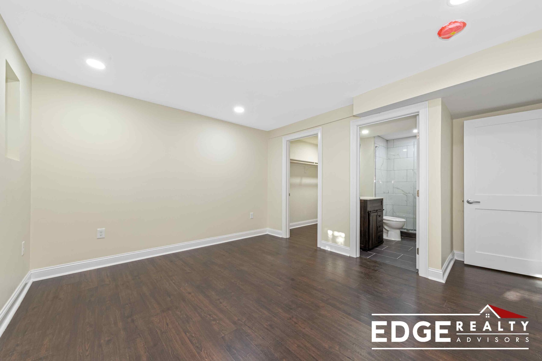 62 Bradbury Ave, Medford