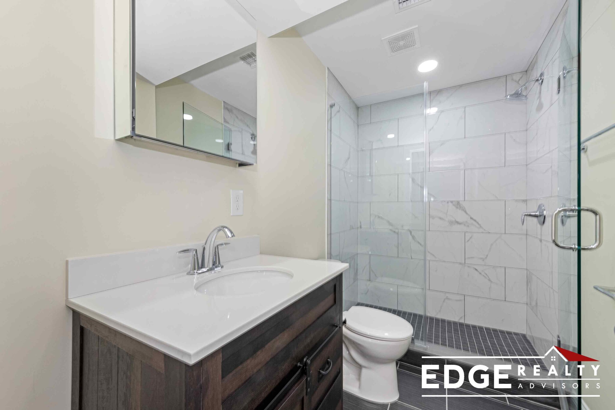 62 Bradbury Ave, Medford