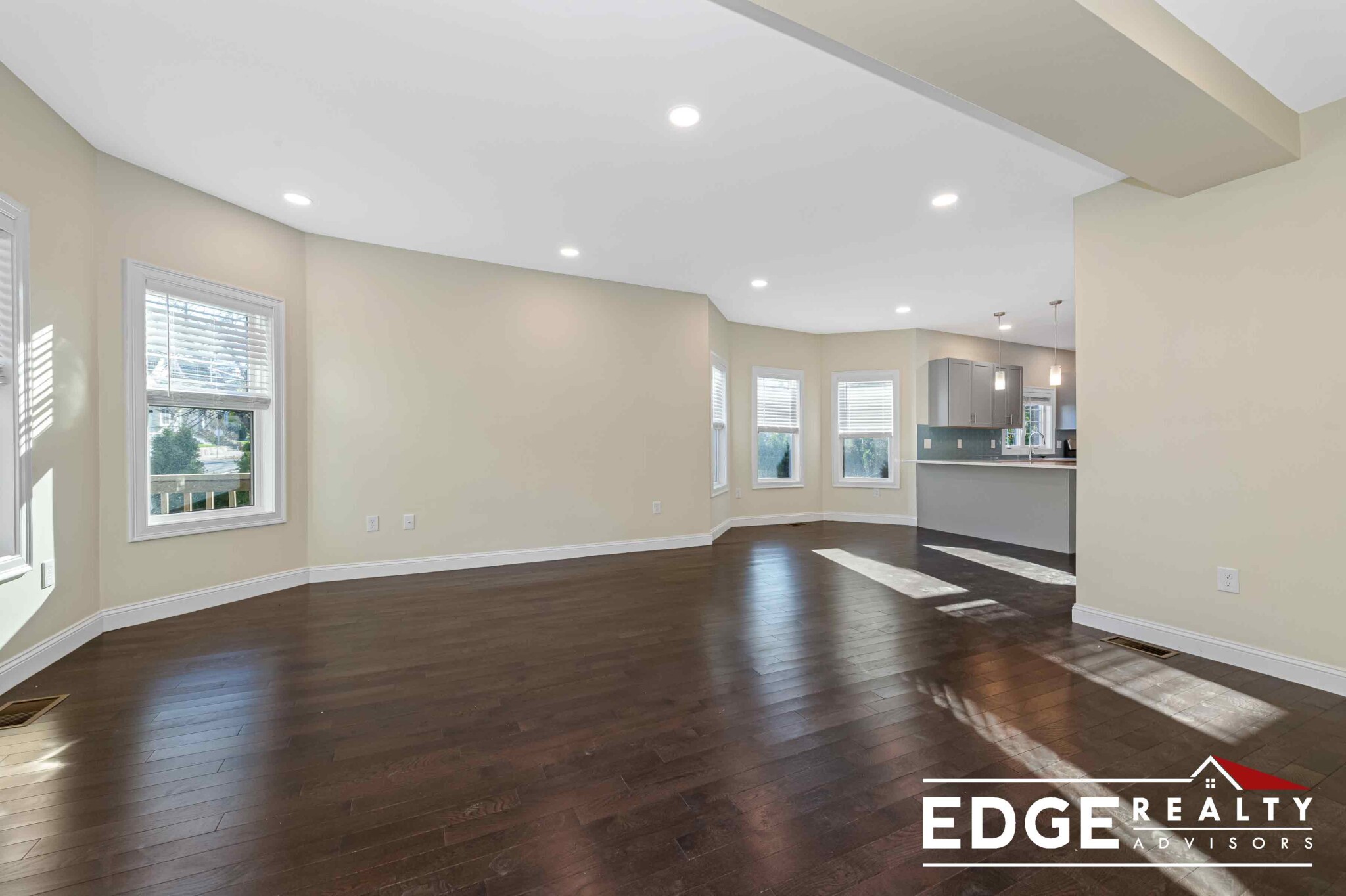 62 Bradbury Ave, Medford