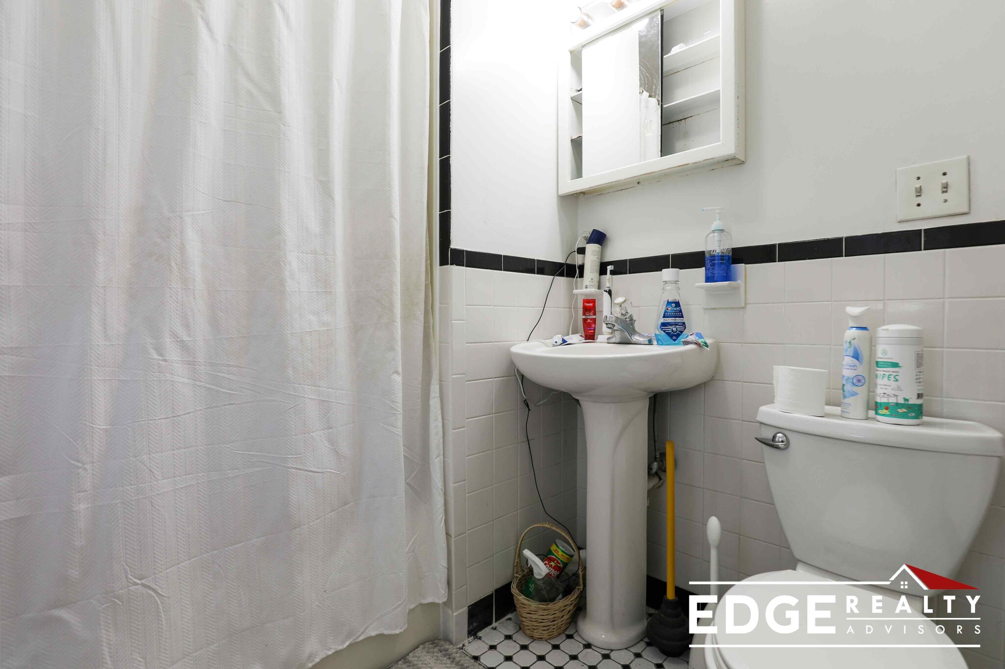 37 Union St, East Watertown