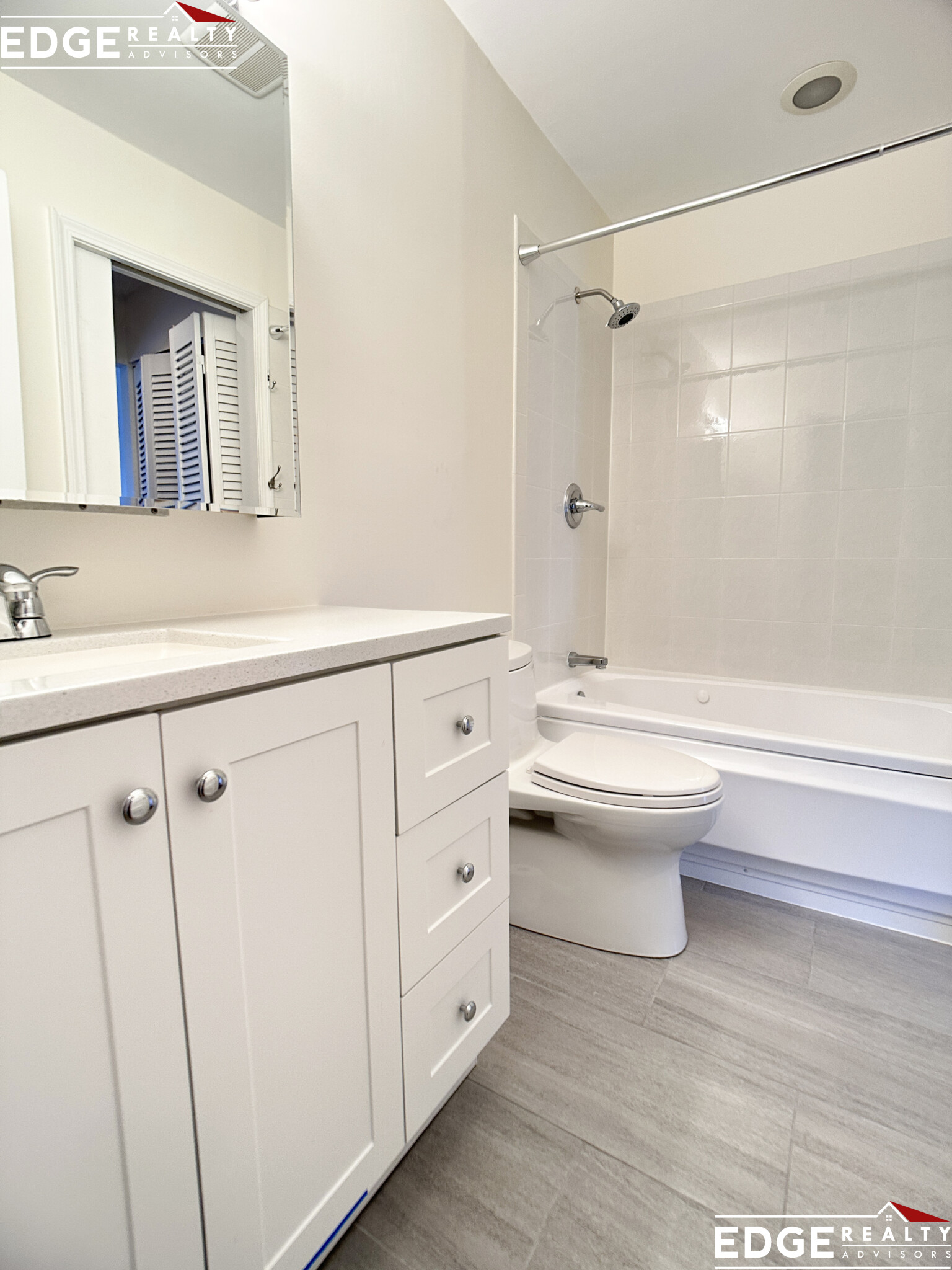 43 Carlton St, Longwood