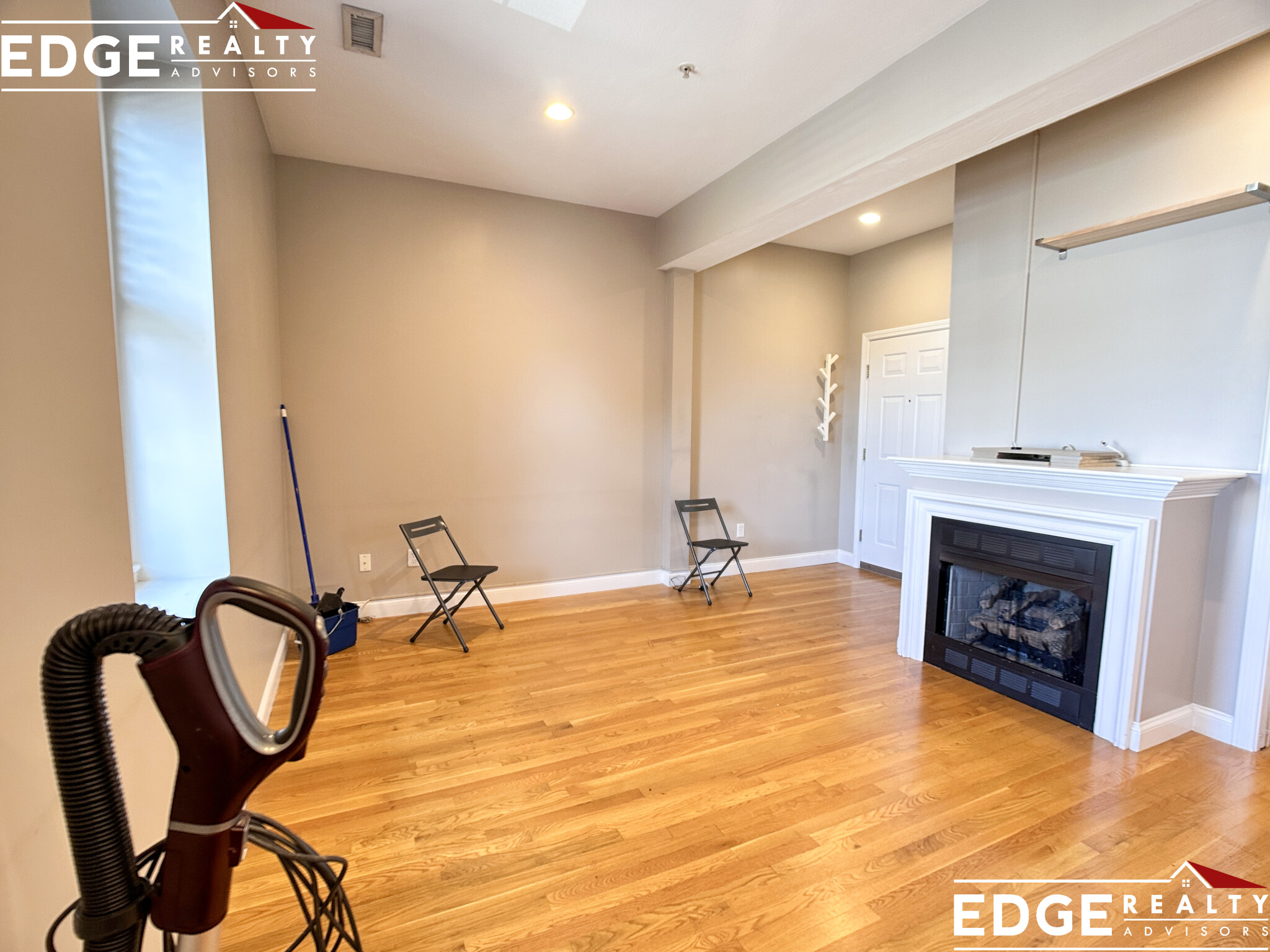 6 Amaranth Pl, Medford