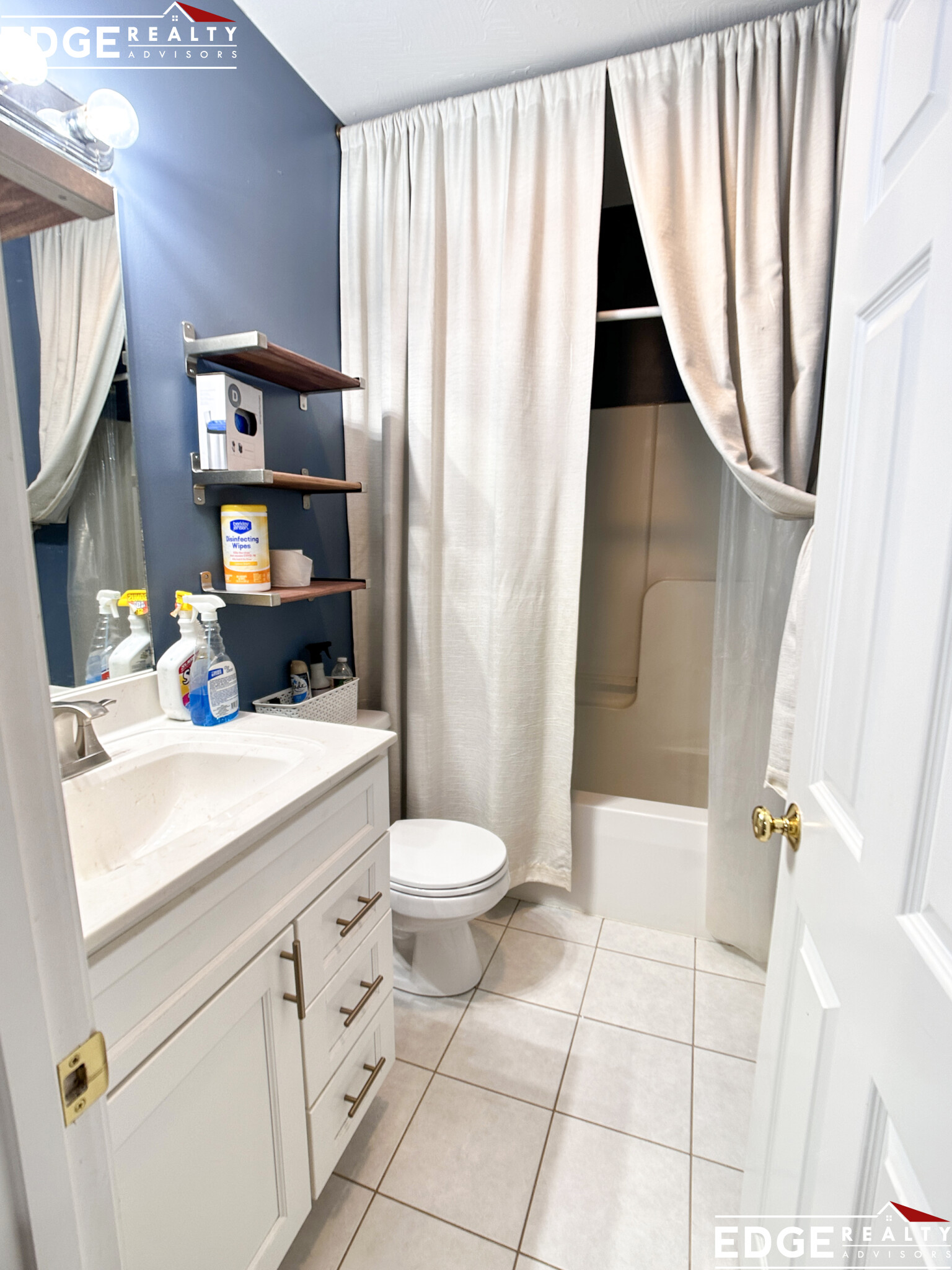 6 Amaranth Pl, Medford