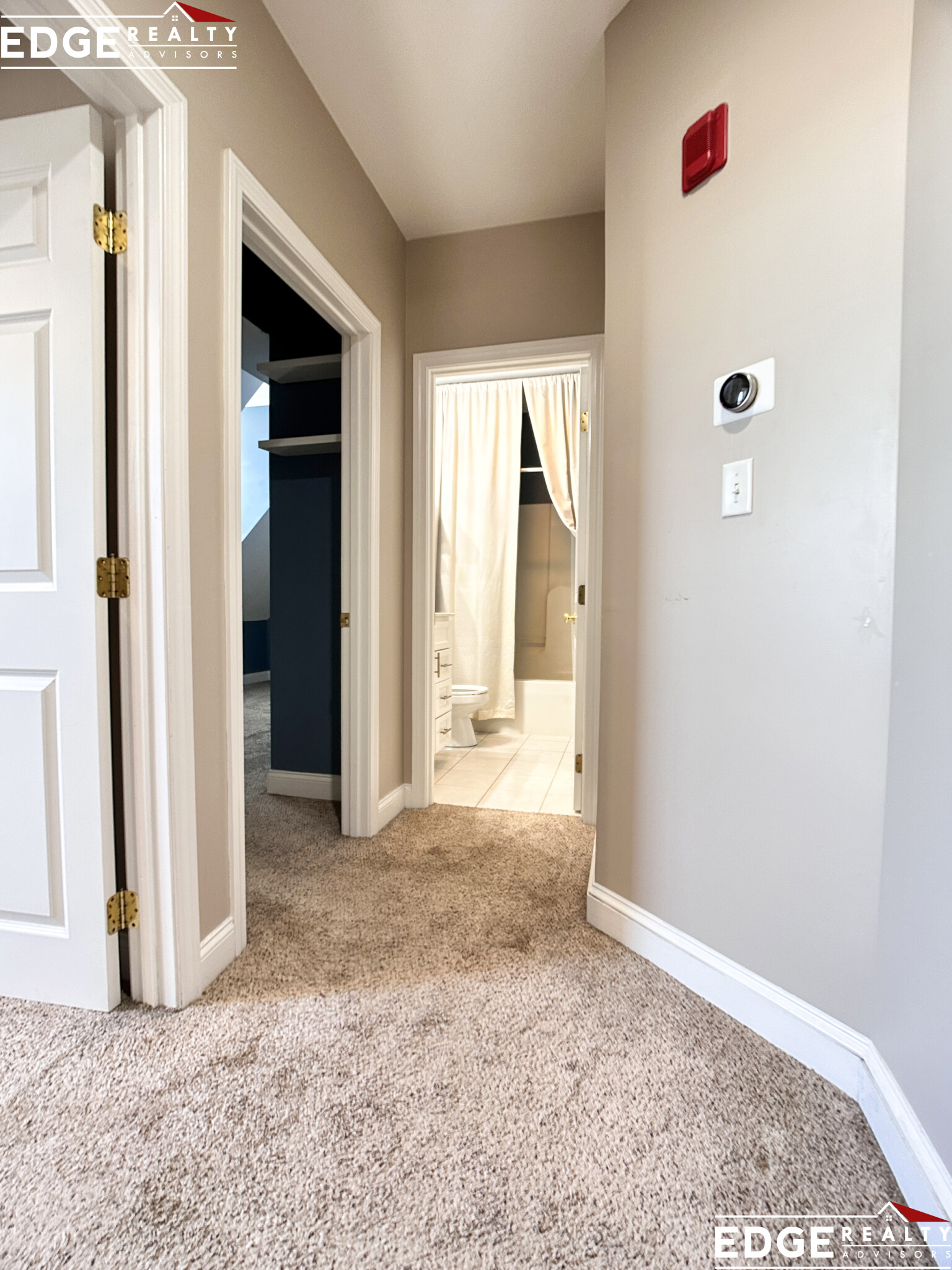 6 Amaranth Pl, Medford