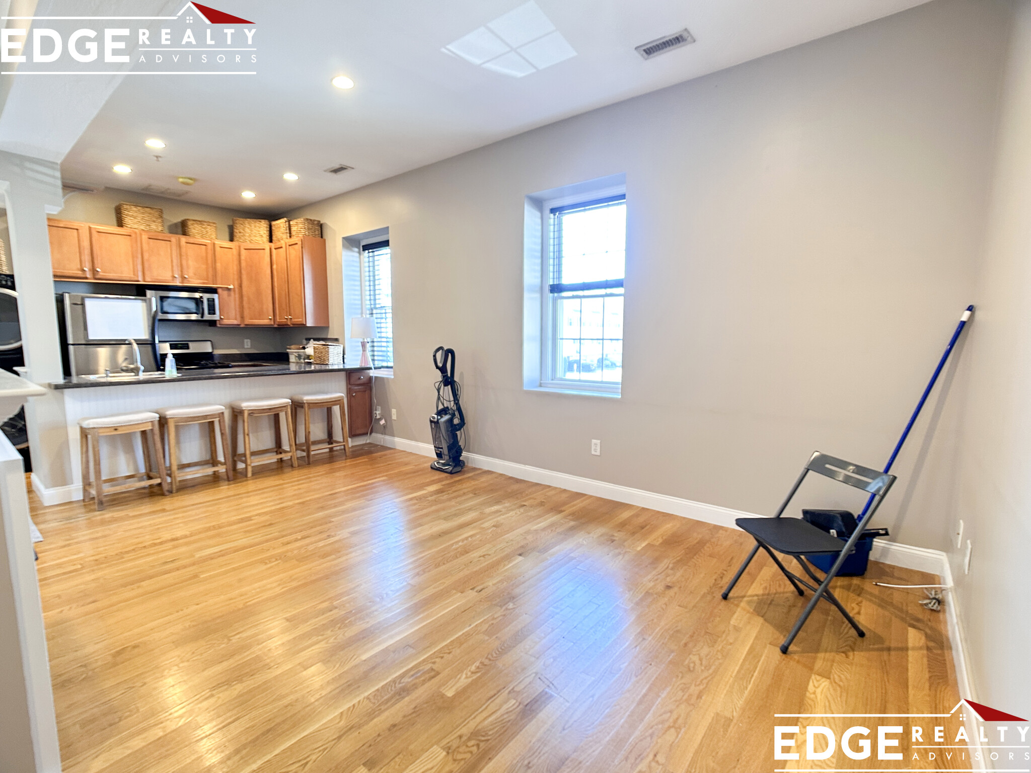 6 Amaranth Pl, Medford