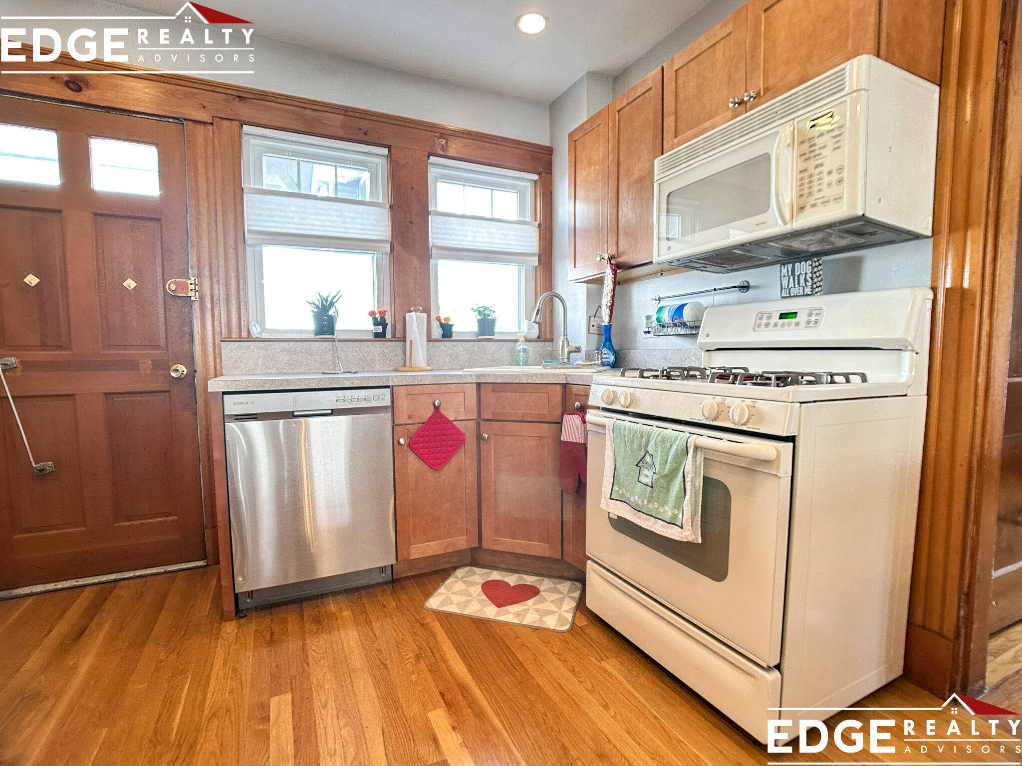 26 Dickinson Rd, Brighton