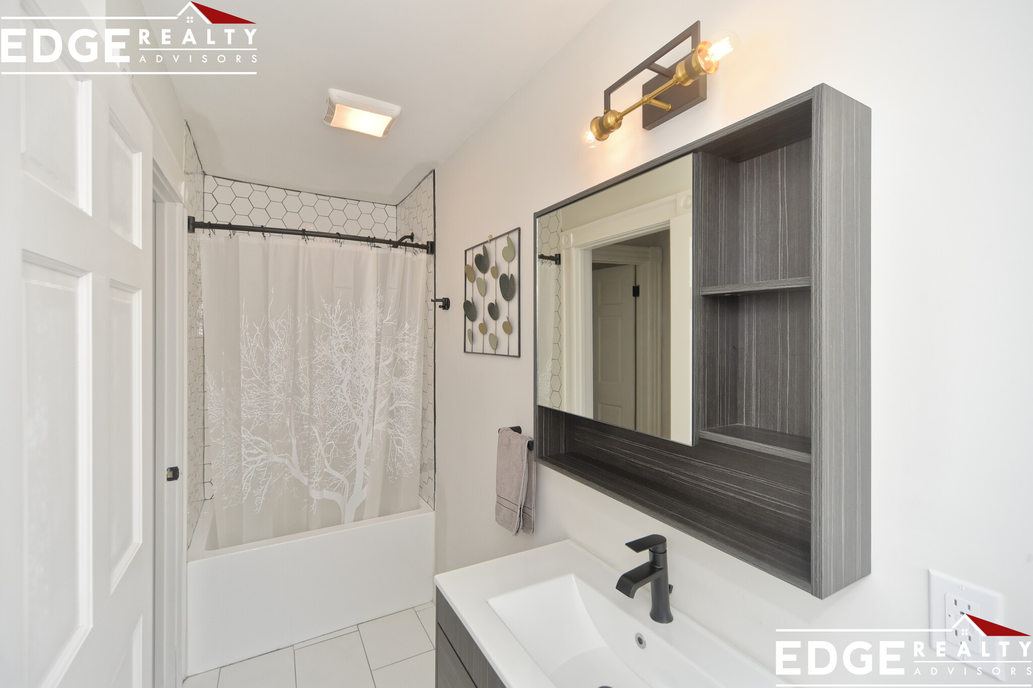 15 Lexington St, Watertown Square