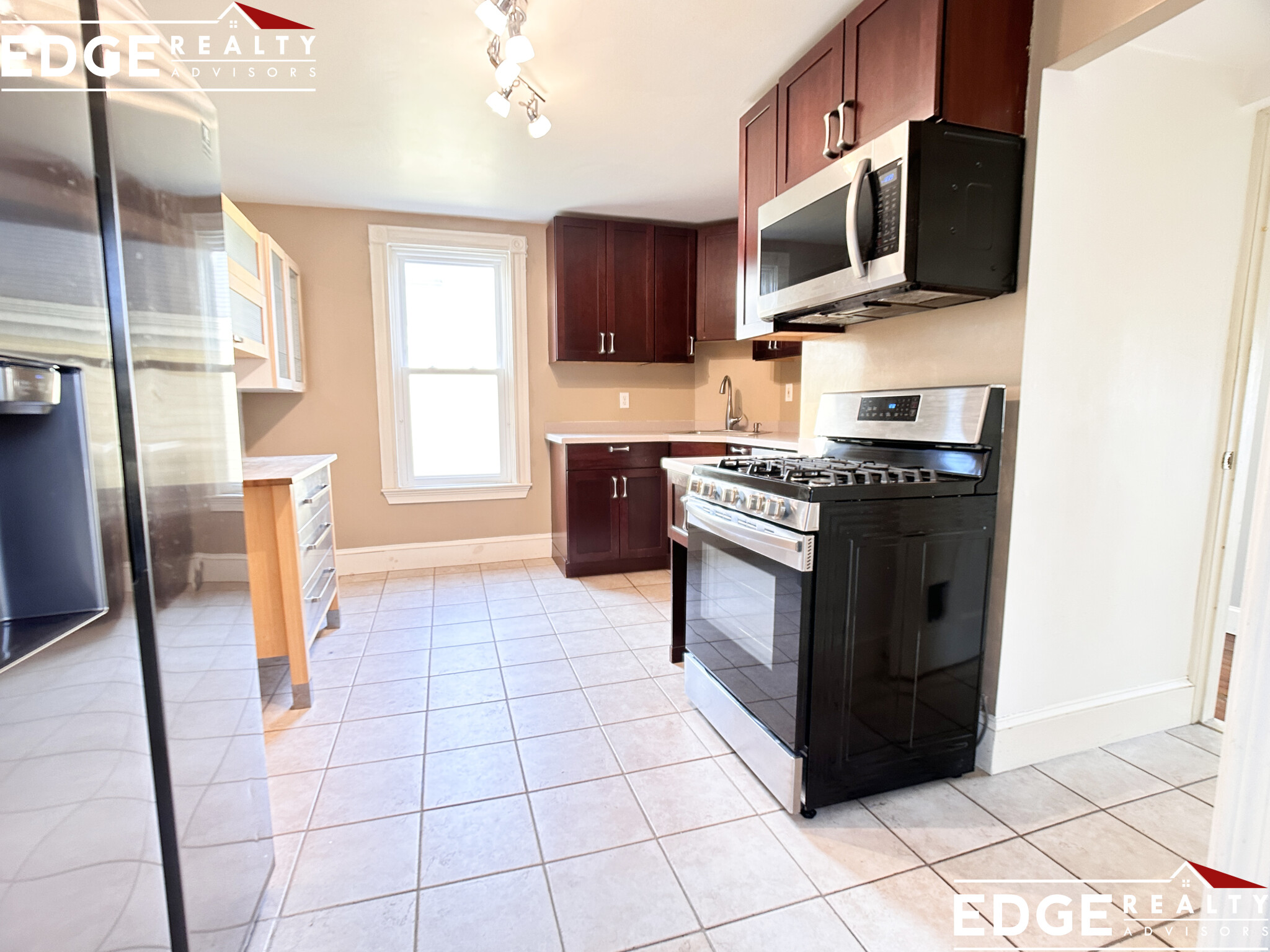 11 Cameron Ave, Davis Square