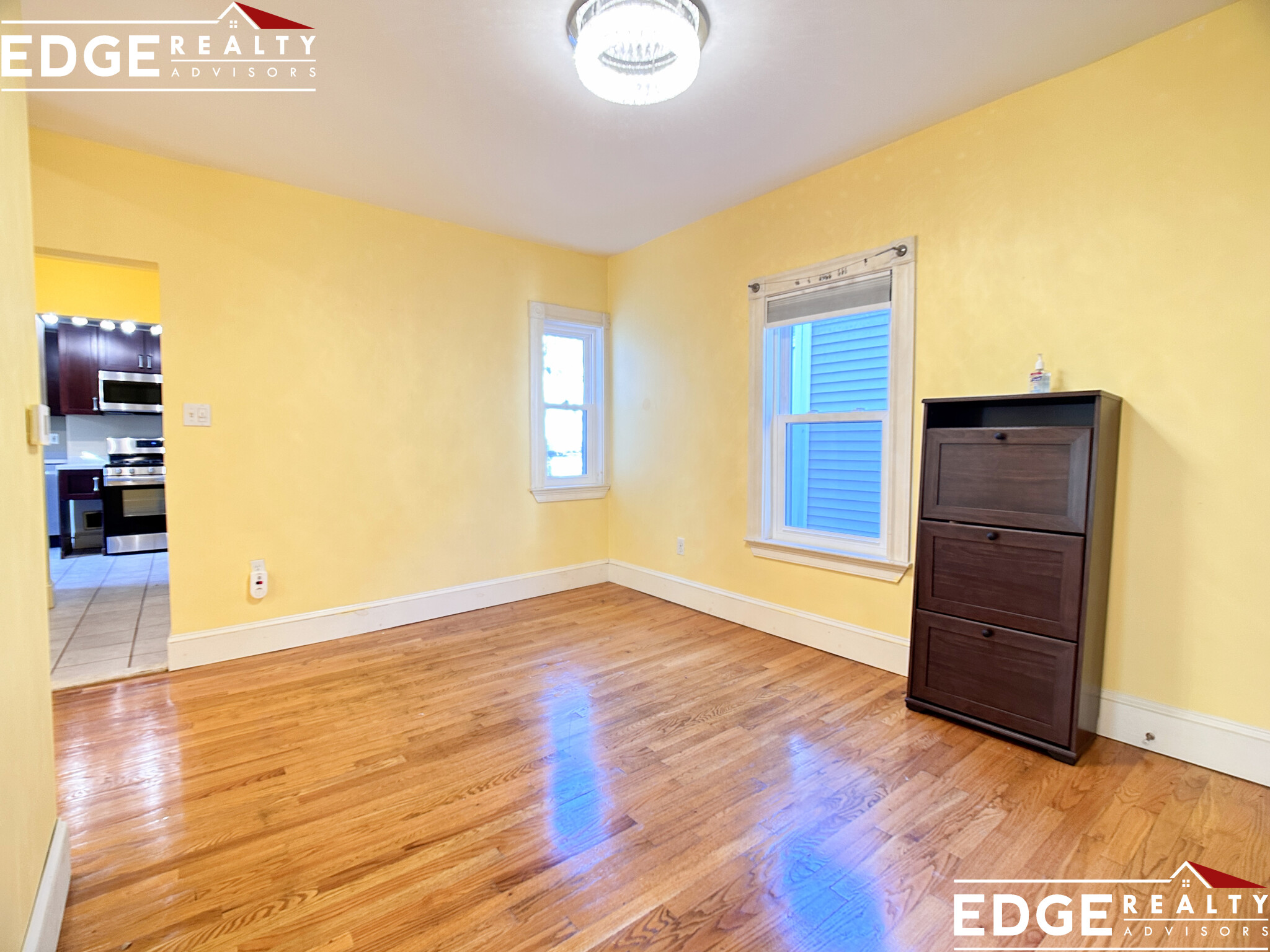 11 Cameron Ave, Davis Square