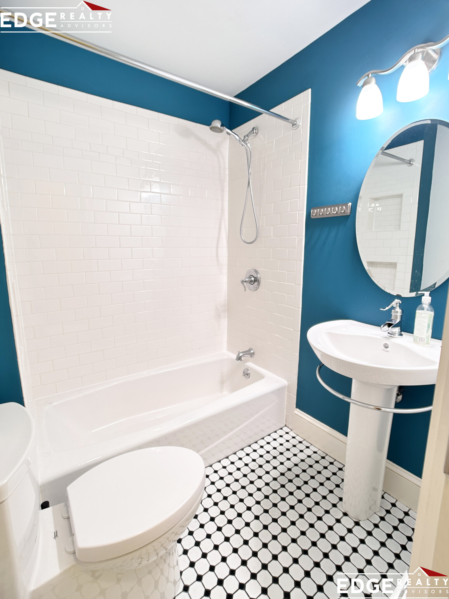 11 Cameron Ave, Davis Square