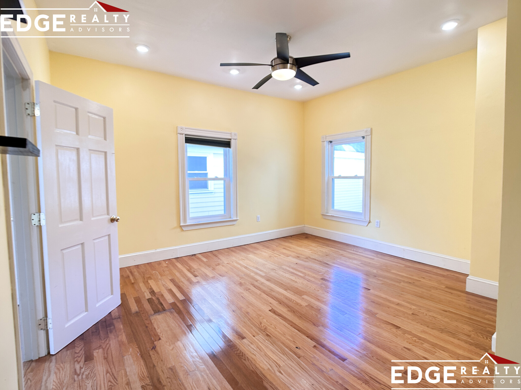 11 Cameron Ave, Davis Square