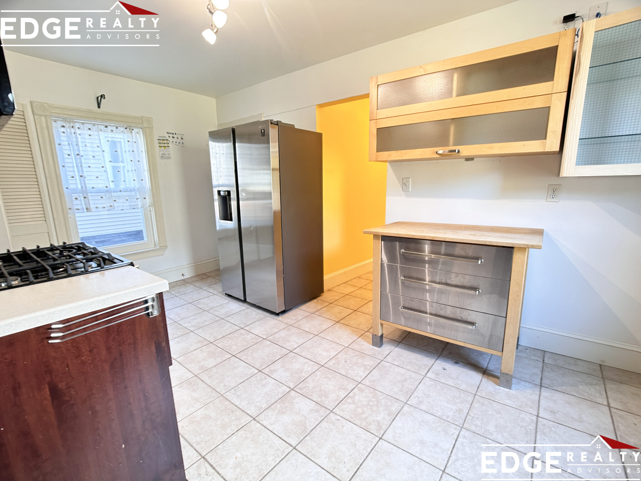 11 Cameron Ave, Davis Square