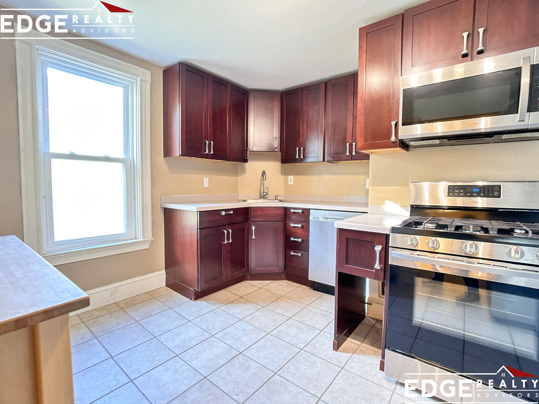 11 Cameron Ave, Davis Square