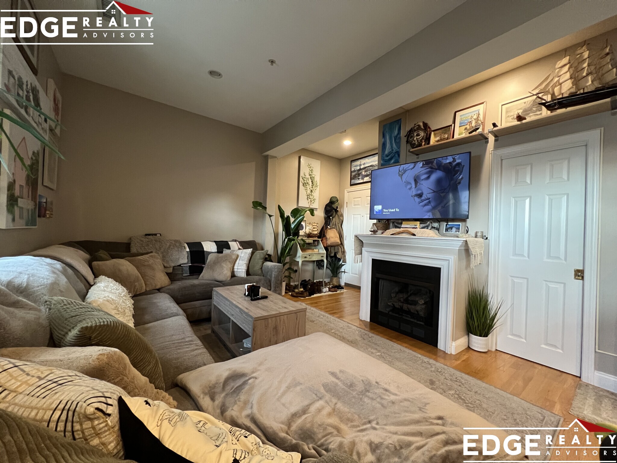 6 Amaranth Pl, Medford