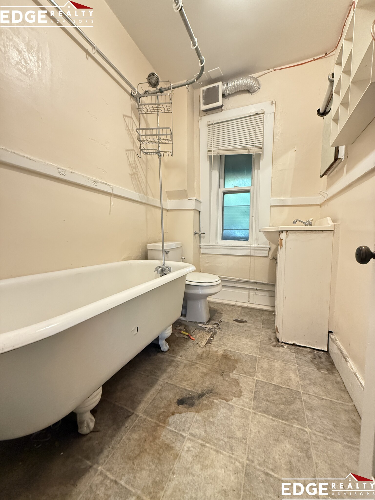 Photos of apartment on Mount Auburn St.,Cambridge MA 02138