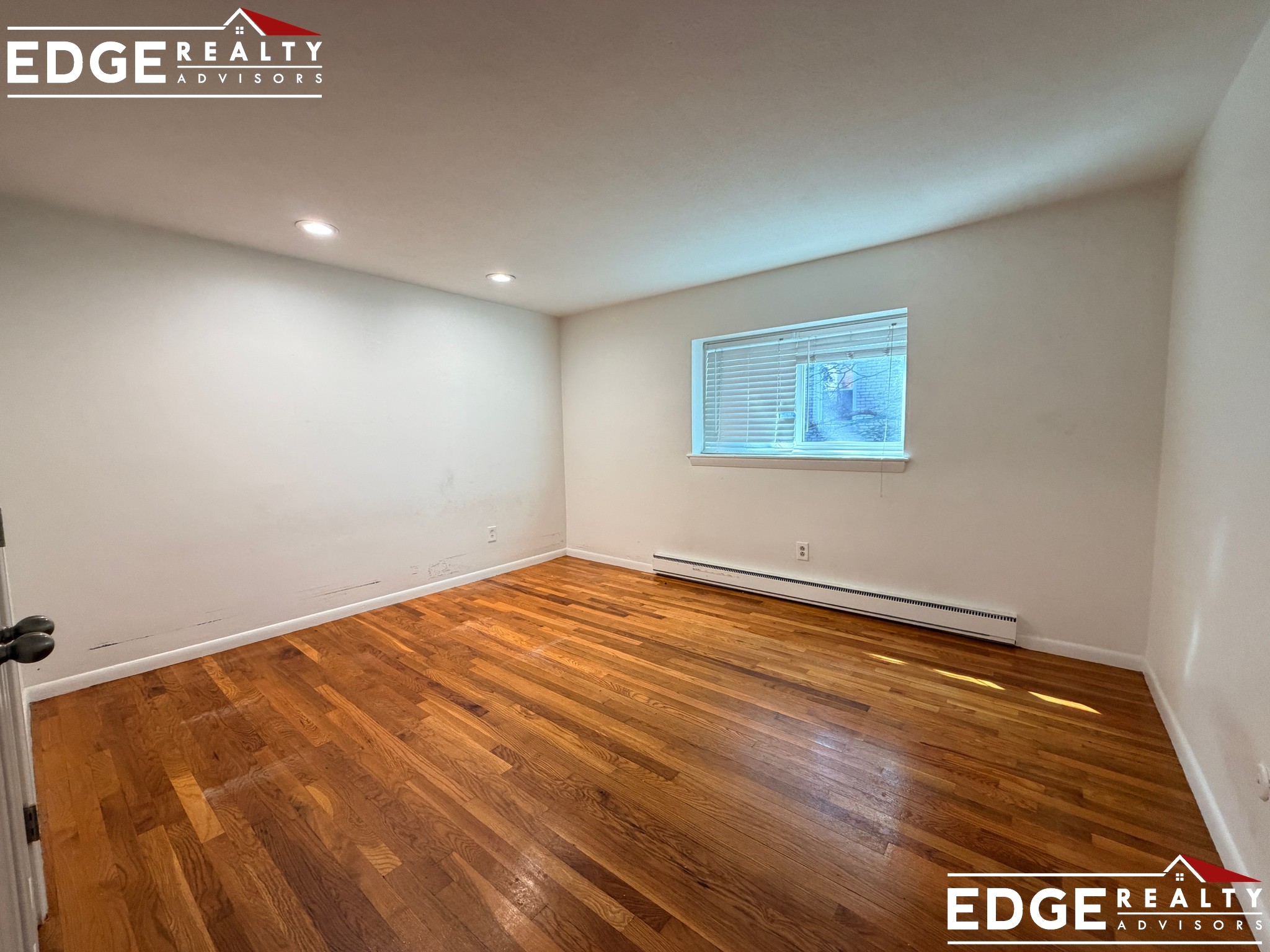 Photos of apartment on Euston Rd.,Boston MA 02135