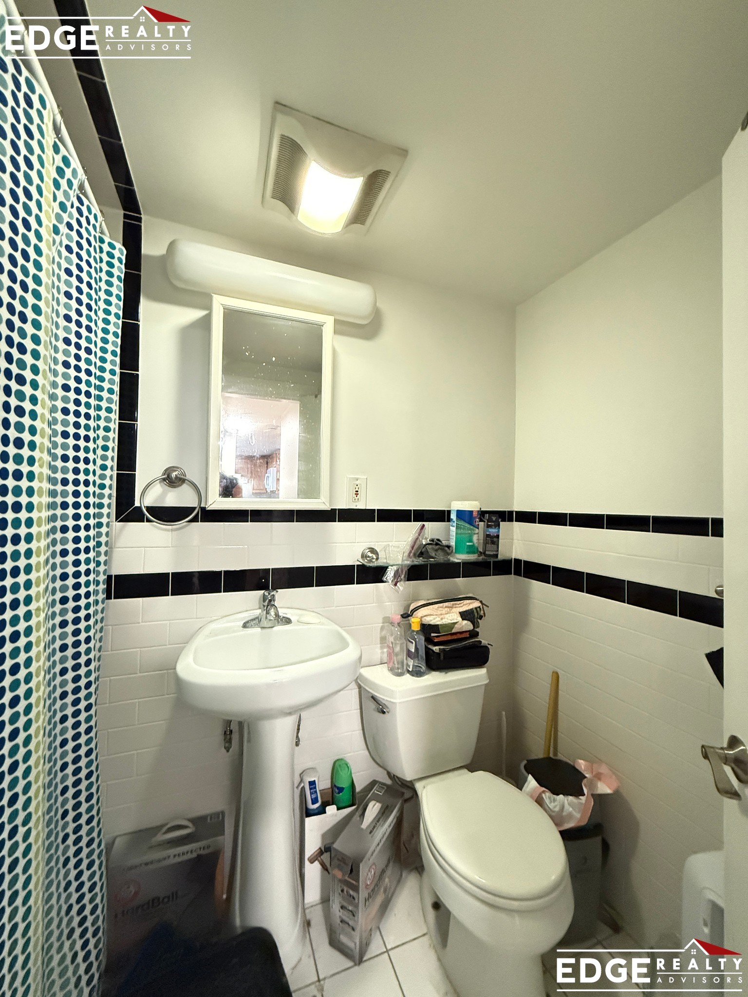 Photos of apartment on Euston Rd.,Boston MA 02135