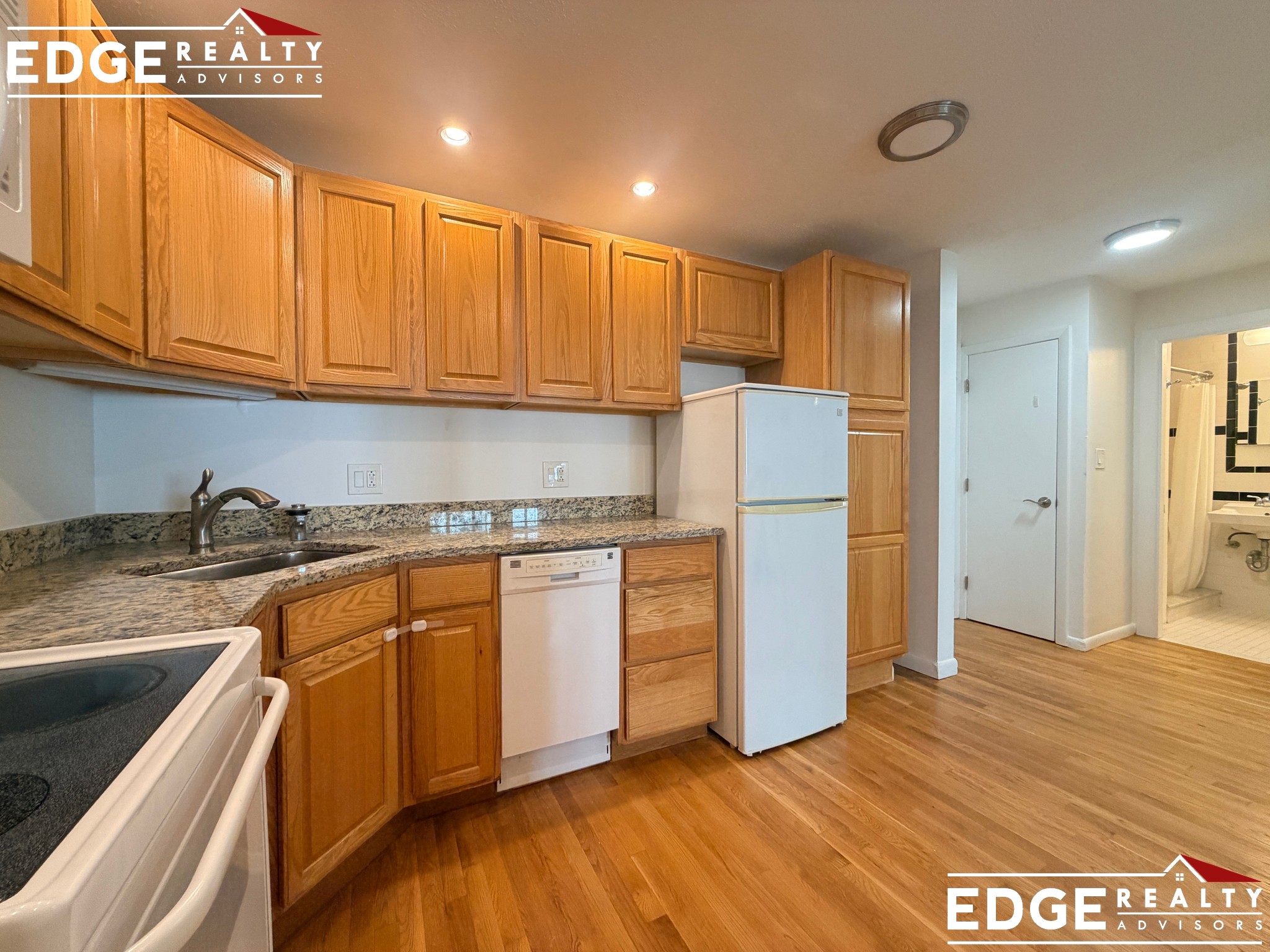 Photos of apartment on Euston Rd.,Boston MA 02135