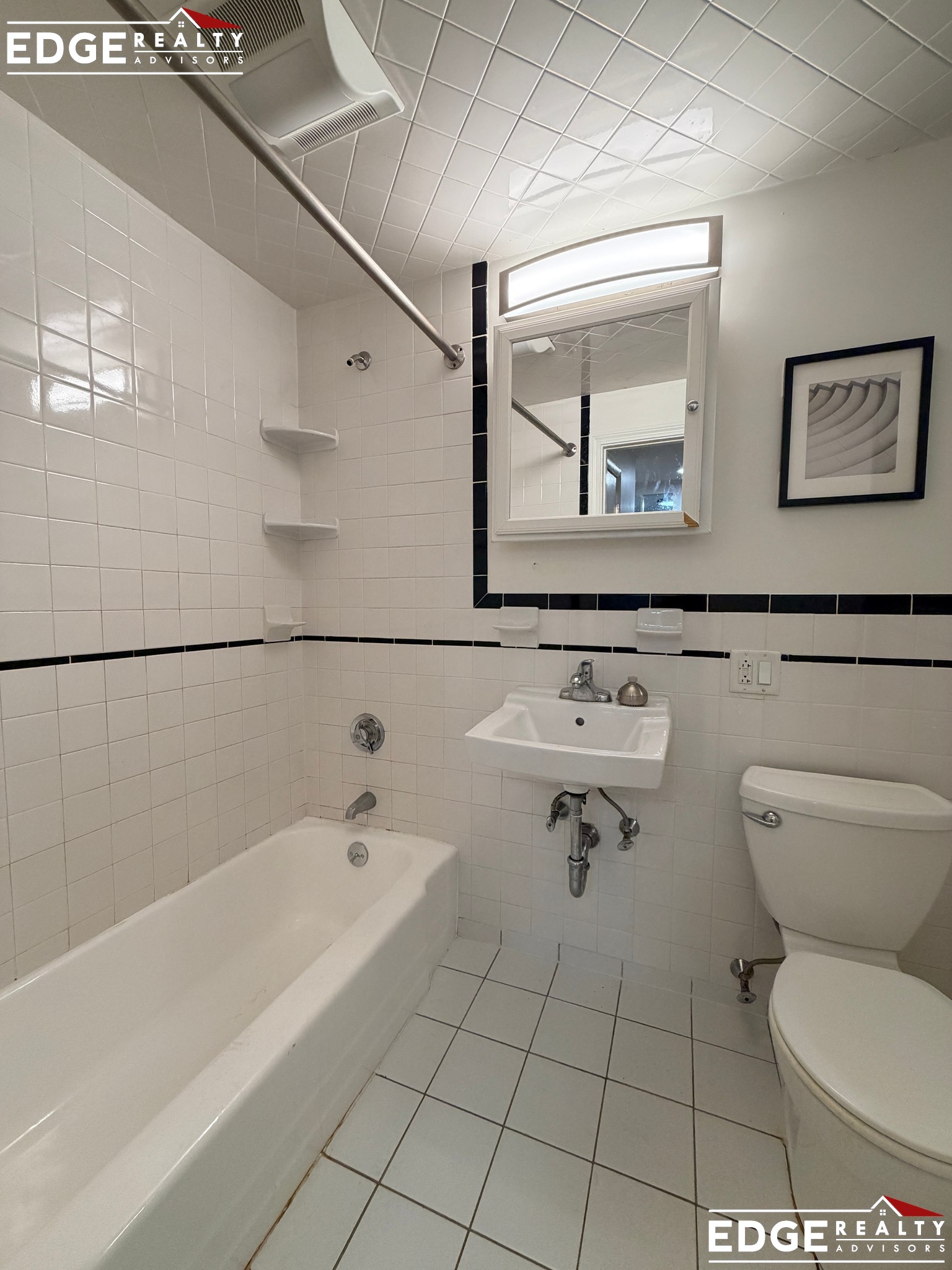 Photos of apartment on Euston Rd.,Boston MA 02135