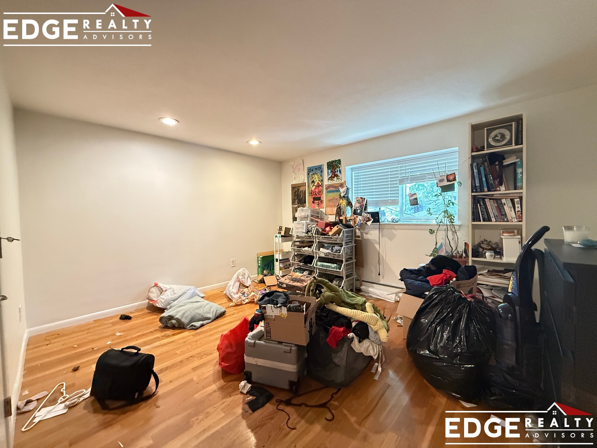 Photos of apartment on Euston Rd.,Boston MA 02135