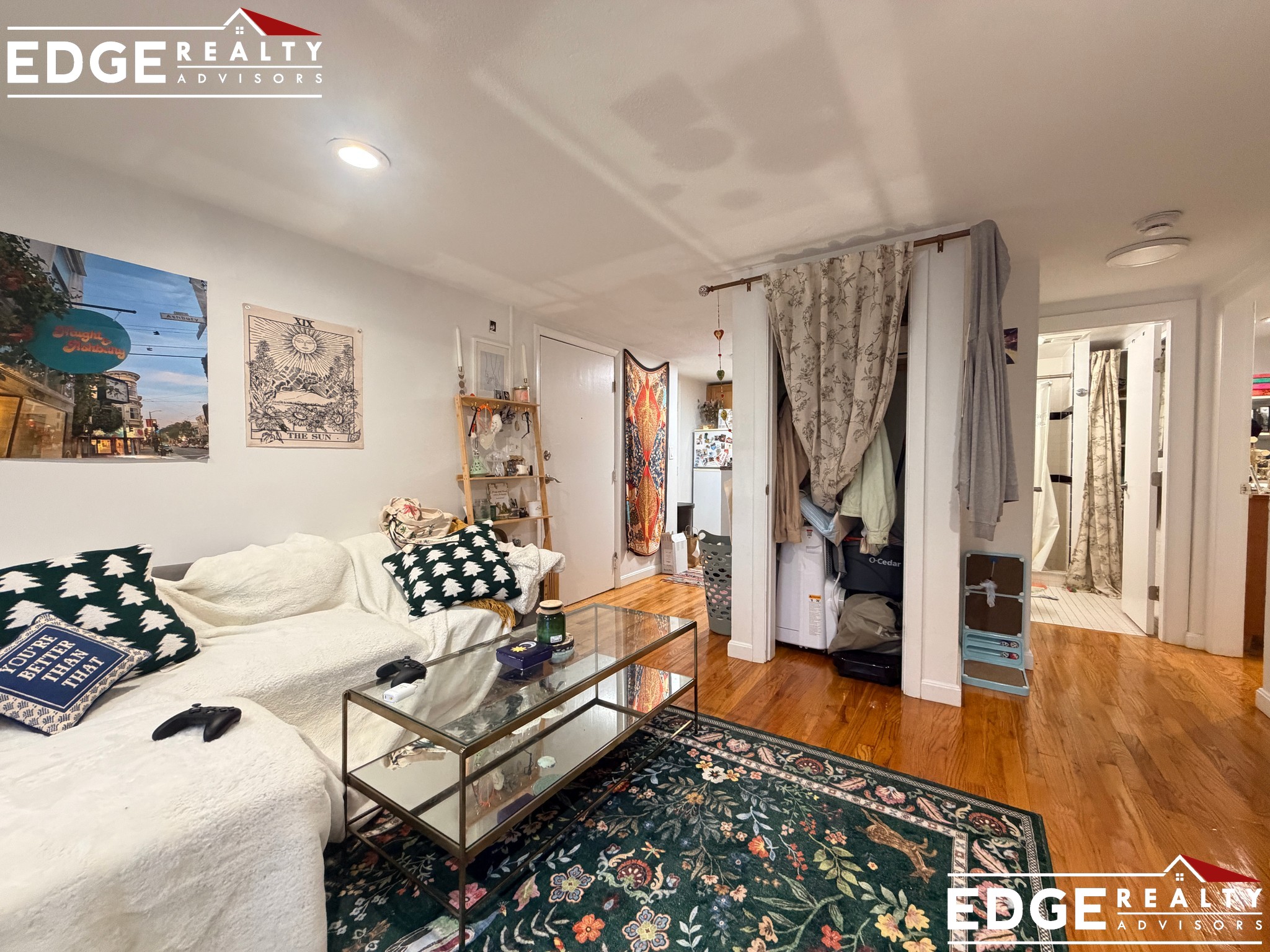 Photos of apartment on Euston Rd.,Boston MA 02135