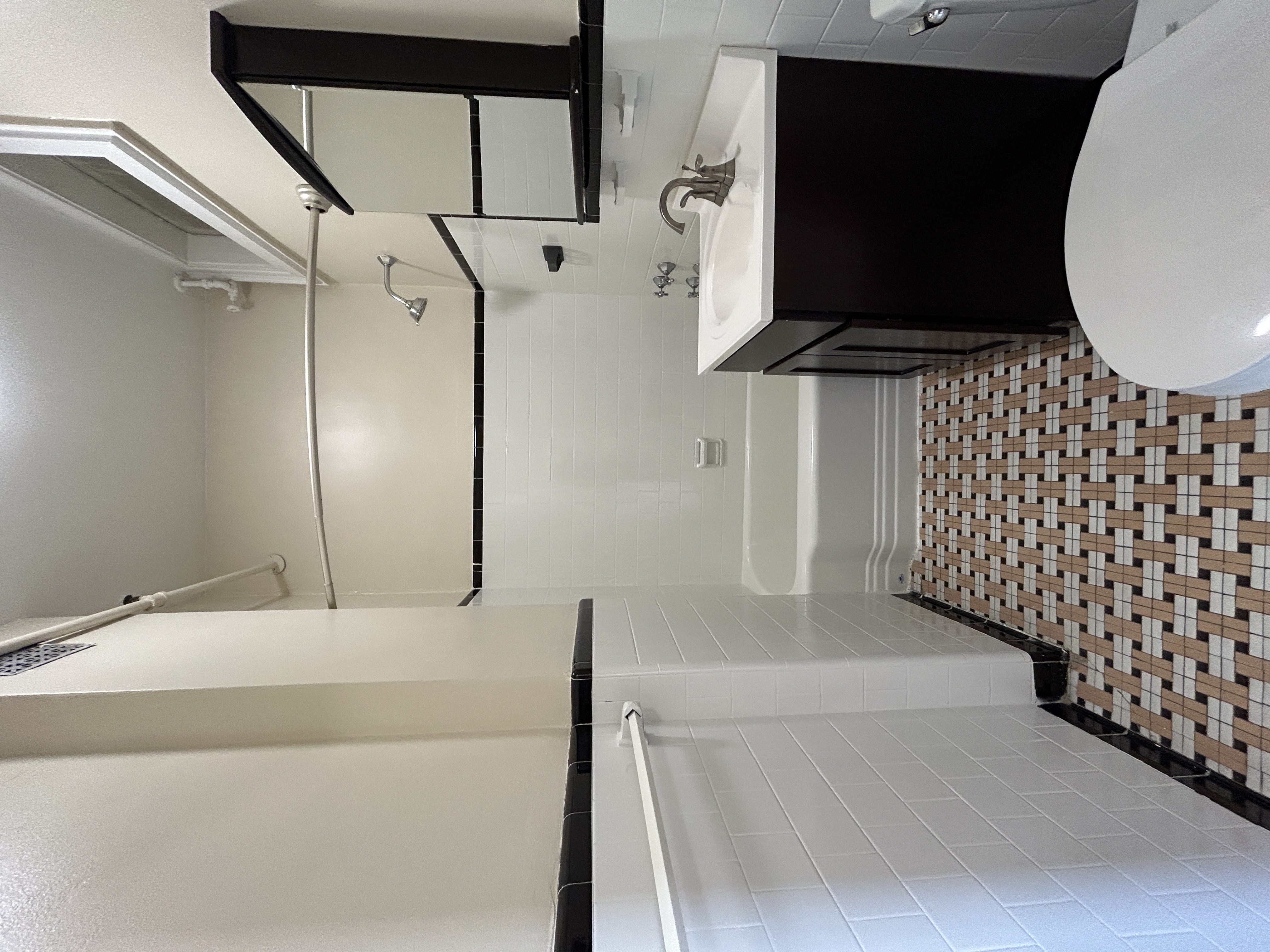 Photos of apartment on Beacon St.,Brookline MA 