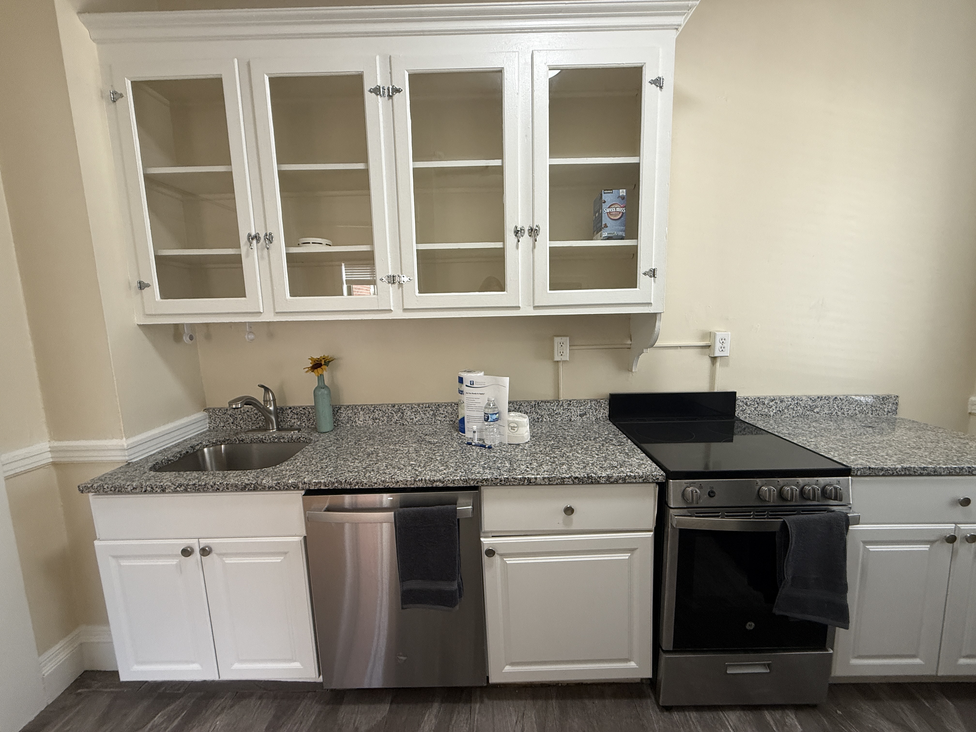 Photos of apartment on Beacon St.,Brookline MA 02446