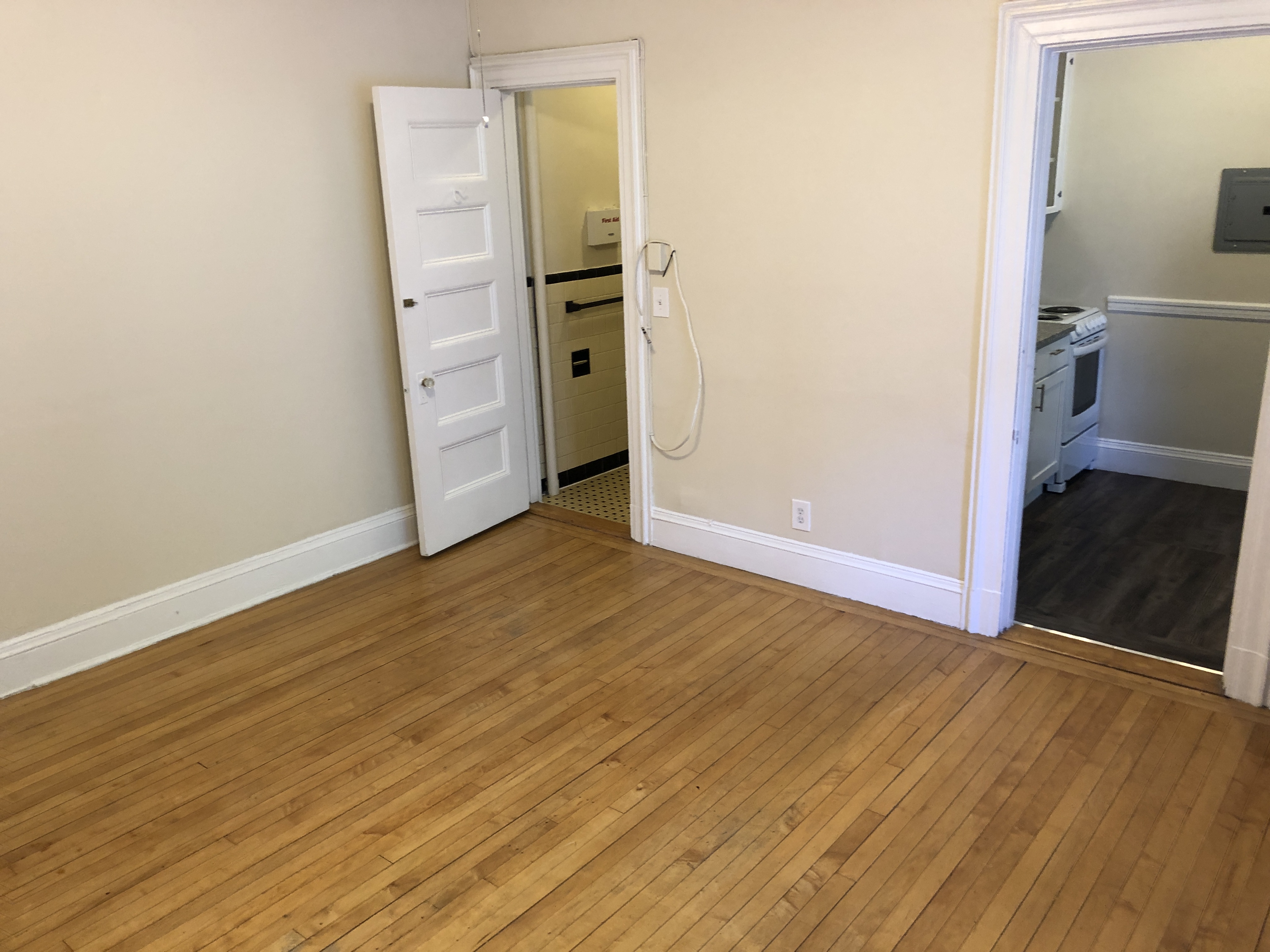 Photos of apartment on Beacon St.,Brookline MA 02446