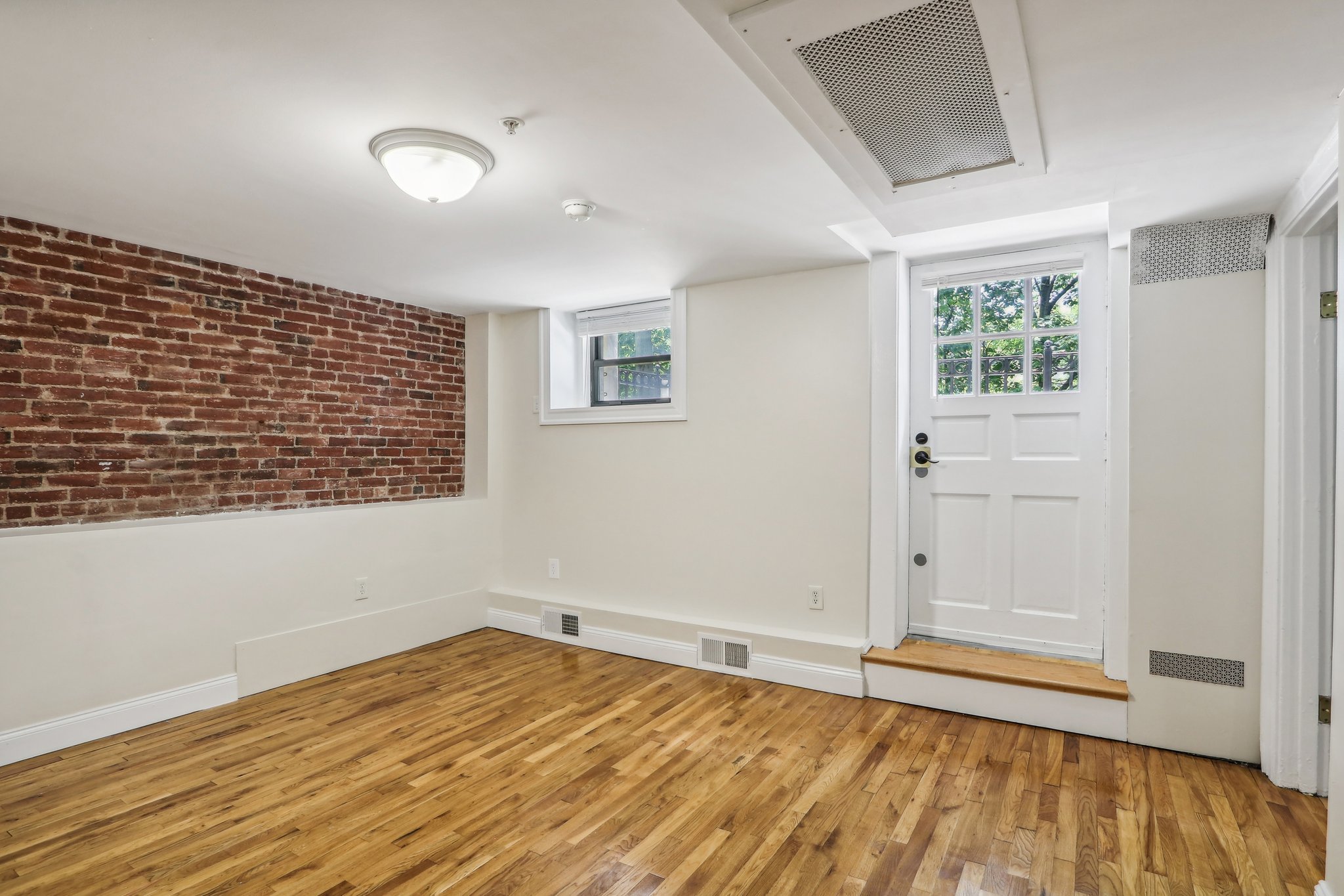 1470 Beacon St. — Coolidge Corner