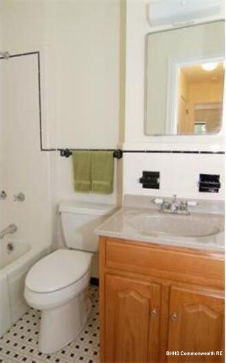 36 Highland Ave, Harvard Square