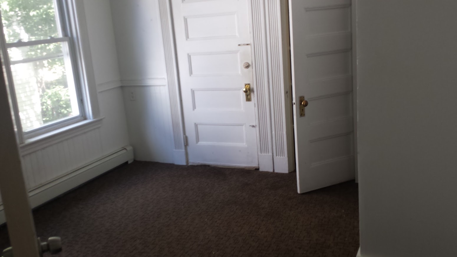 6 bed, 2 bath apartment for rent at 36 Gordon St Unit 2, Allston — photo 4 of 6