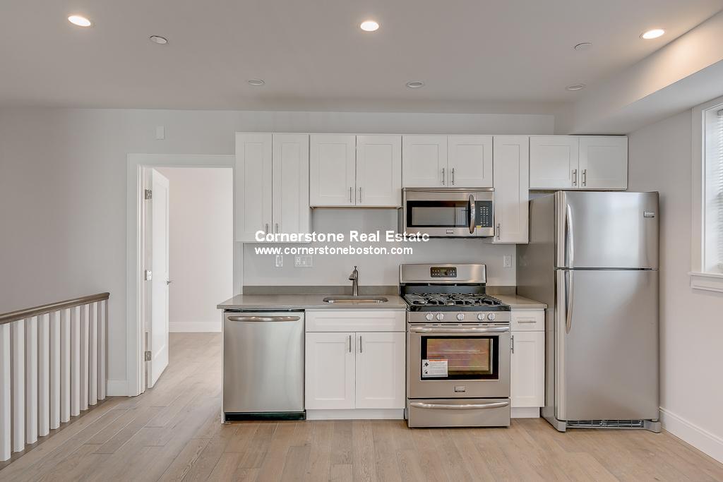 5 bed, 2 bath apartment for rent at 11 Alleghany St Unit 1, Mission Hill