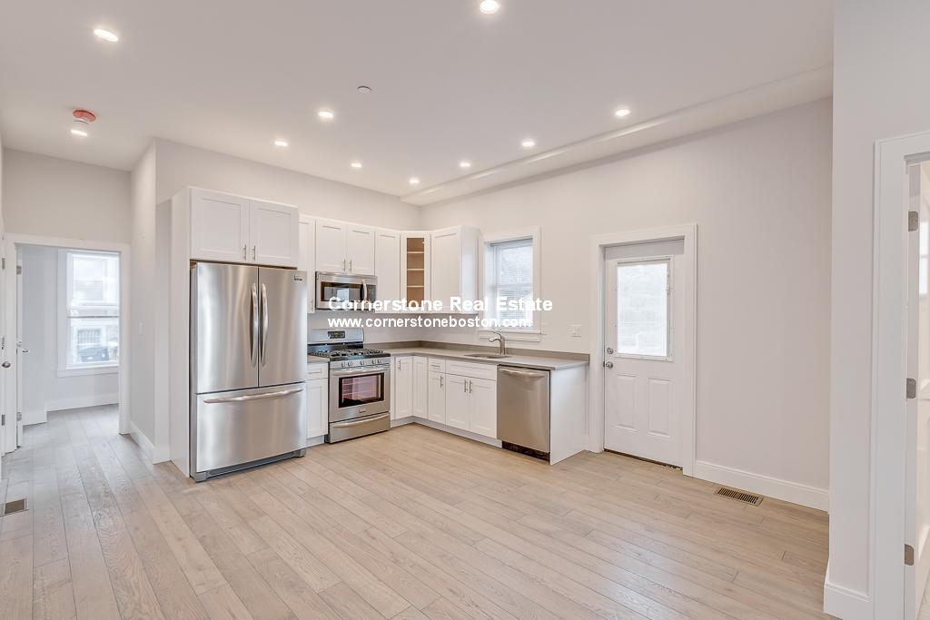 5 bed, 2 bath apartment for rent at 11 Alleghany St Unit 1, Mission Hill — photo 4 of 9