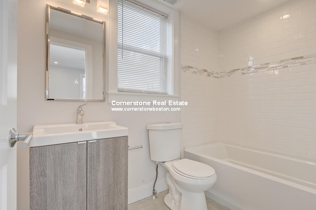 5 bed, 2 bath apartment for rent at 11 Alleghany St Unit 1, Mission Hill — photo 7 of 9