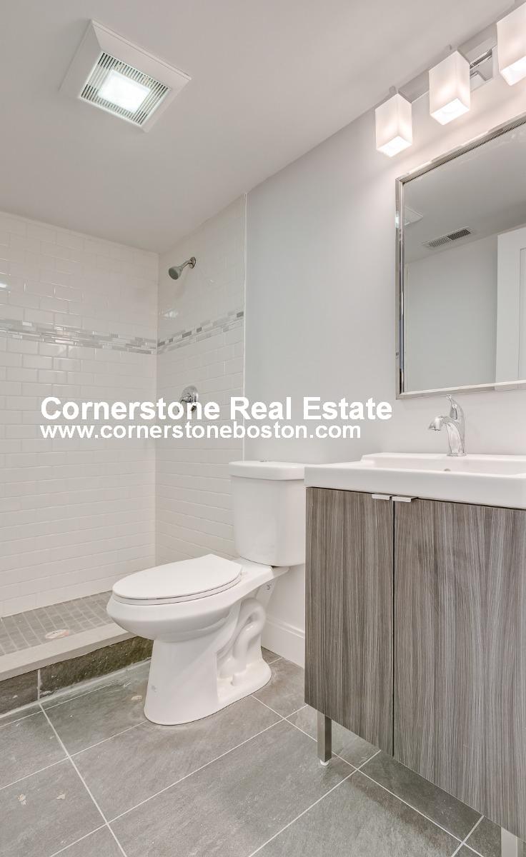 5 bed, 2 bath apartment for rent at 11 Alleghany St Unit 1, Mission Hill — photo 6 of 9