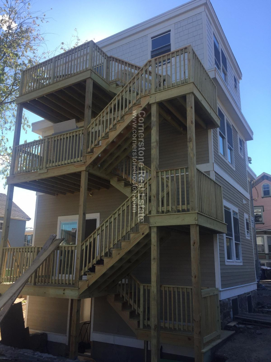5 bed, 2 bath apartment for rent at 11 Alleghany St Unit 1, Mission Hill — photo 9 of 9