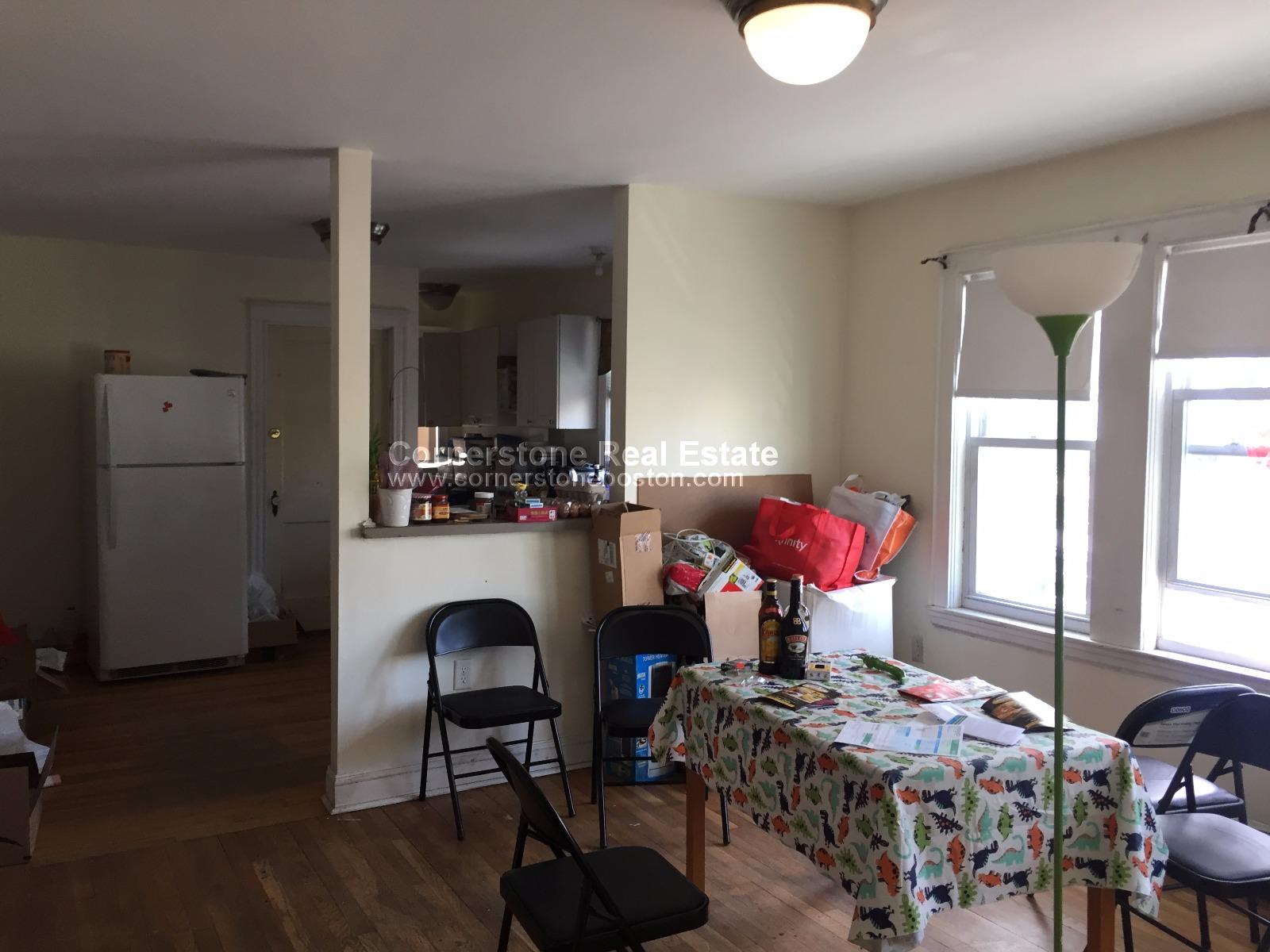 4 bed, 1 bath apartment for rent at 149 Calumet Unit 1, Mission Hill — photo 2 of 6