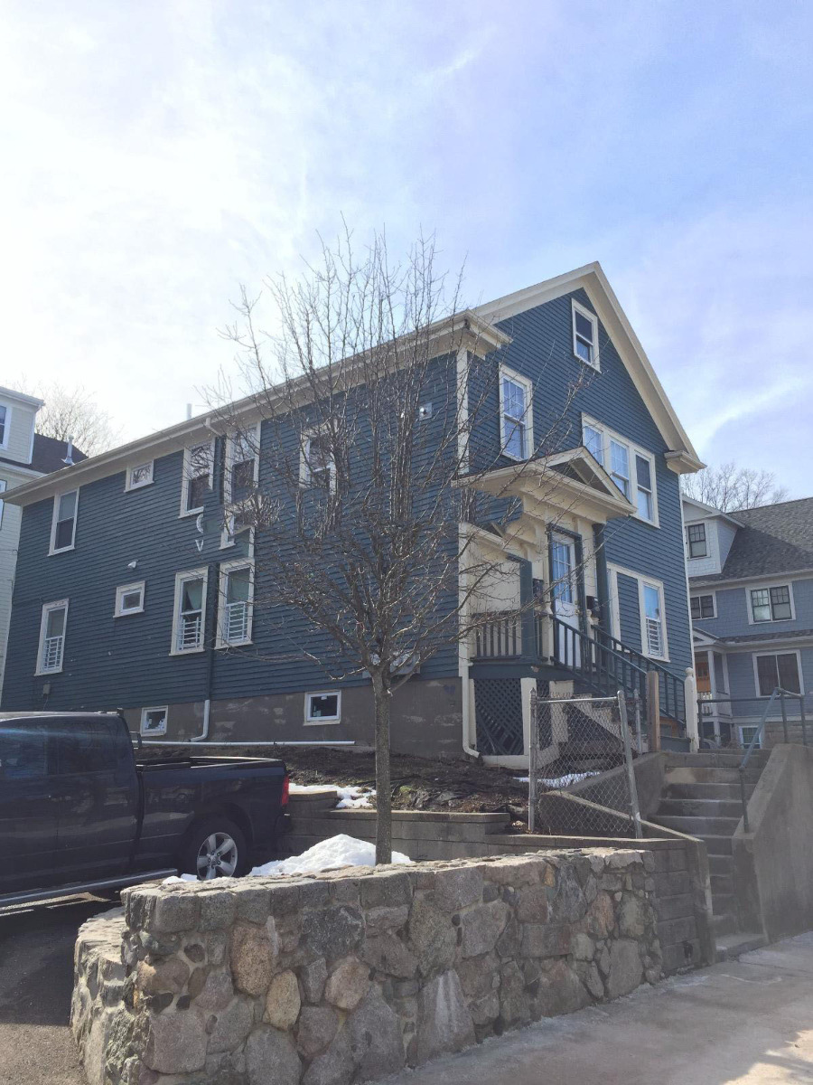 4 bed, 1 bath apartment for rent at 149 Calumet Unit 1, Mission Hill