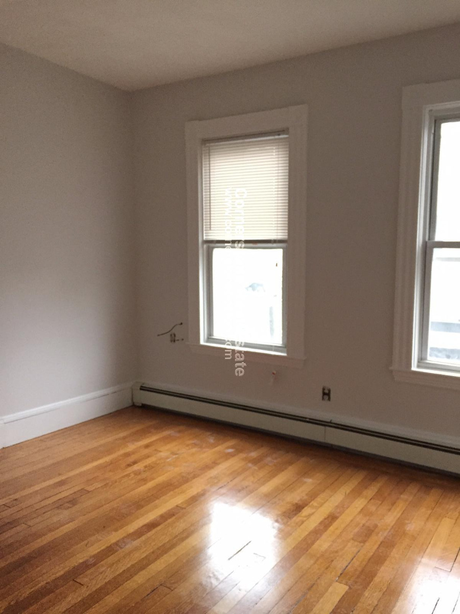 1293 Cambridge St, Inman Square