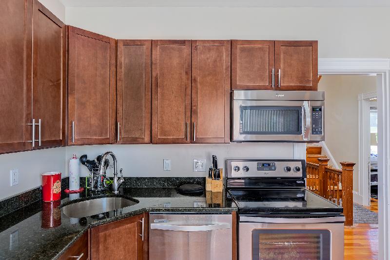 76 Parker Hill Ave, Mission Hill