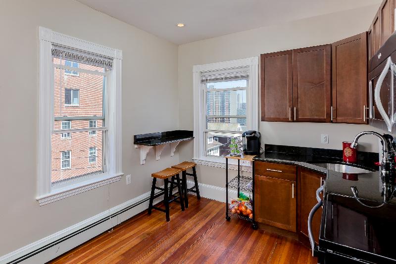 76 Parker Hill Ave, Mission Hill