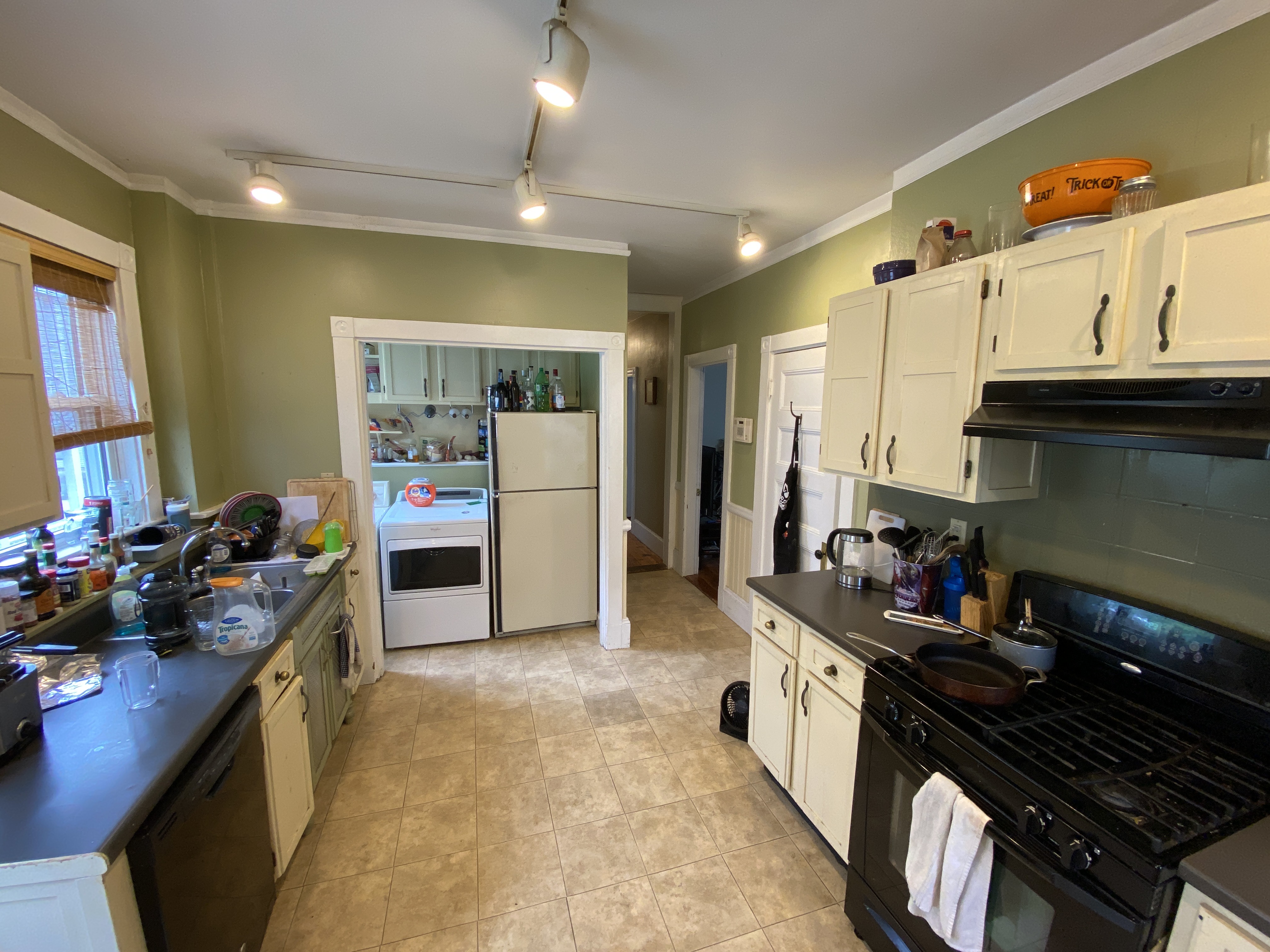 4 bed, 1 bath apartment for rent at 12 Oswald St Unit 3, Mission Hill