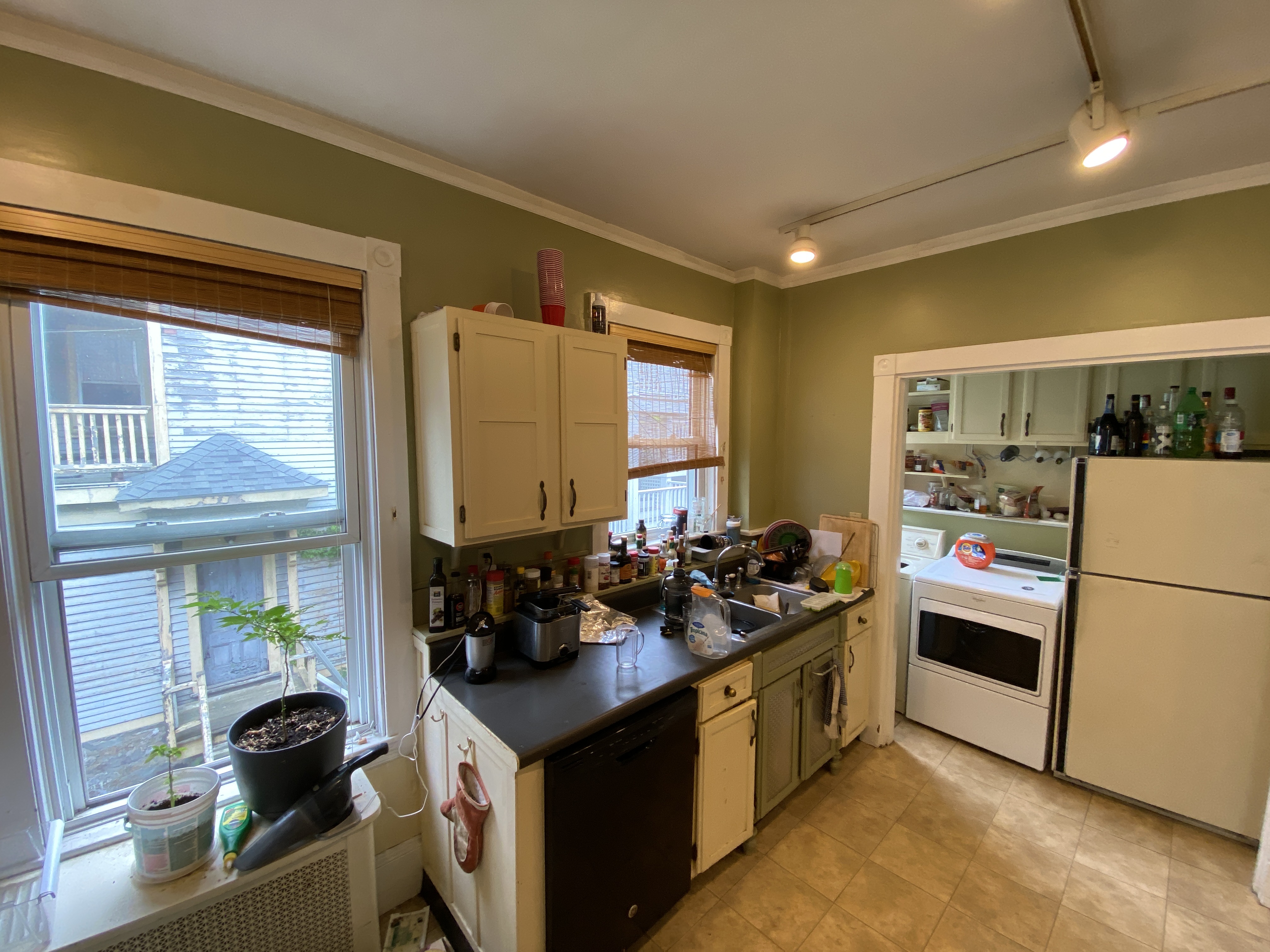 4 bed, 1 bath apartment for rent at 12 Oswald St Unit 4, Mission Hill — photo 12 of 15