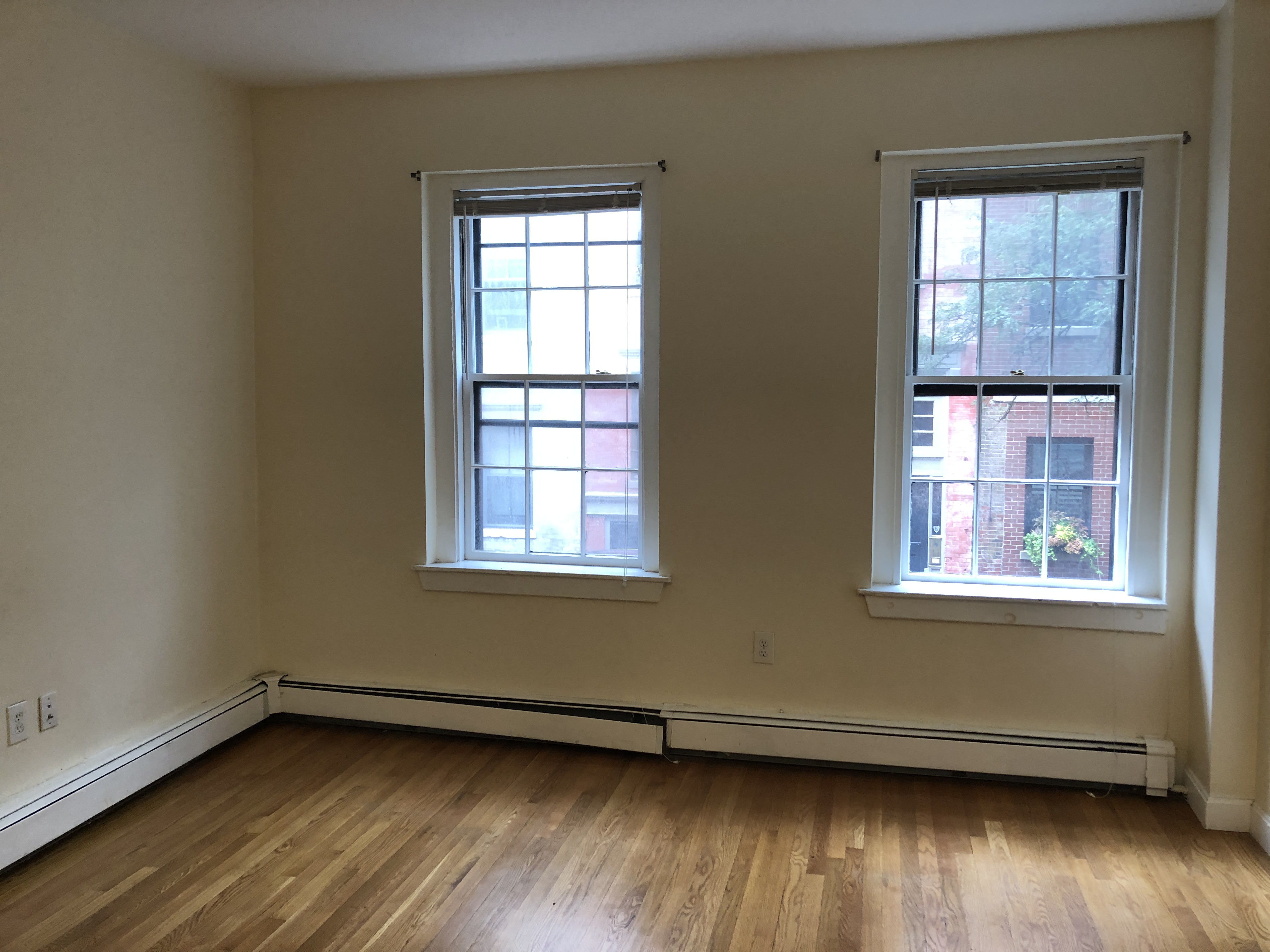 2 bed, 1 bath apartment for rent at 26 Phillips St Unit 1, Beacon Hill — photo 2 of 5