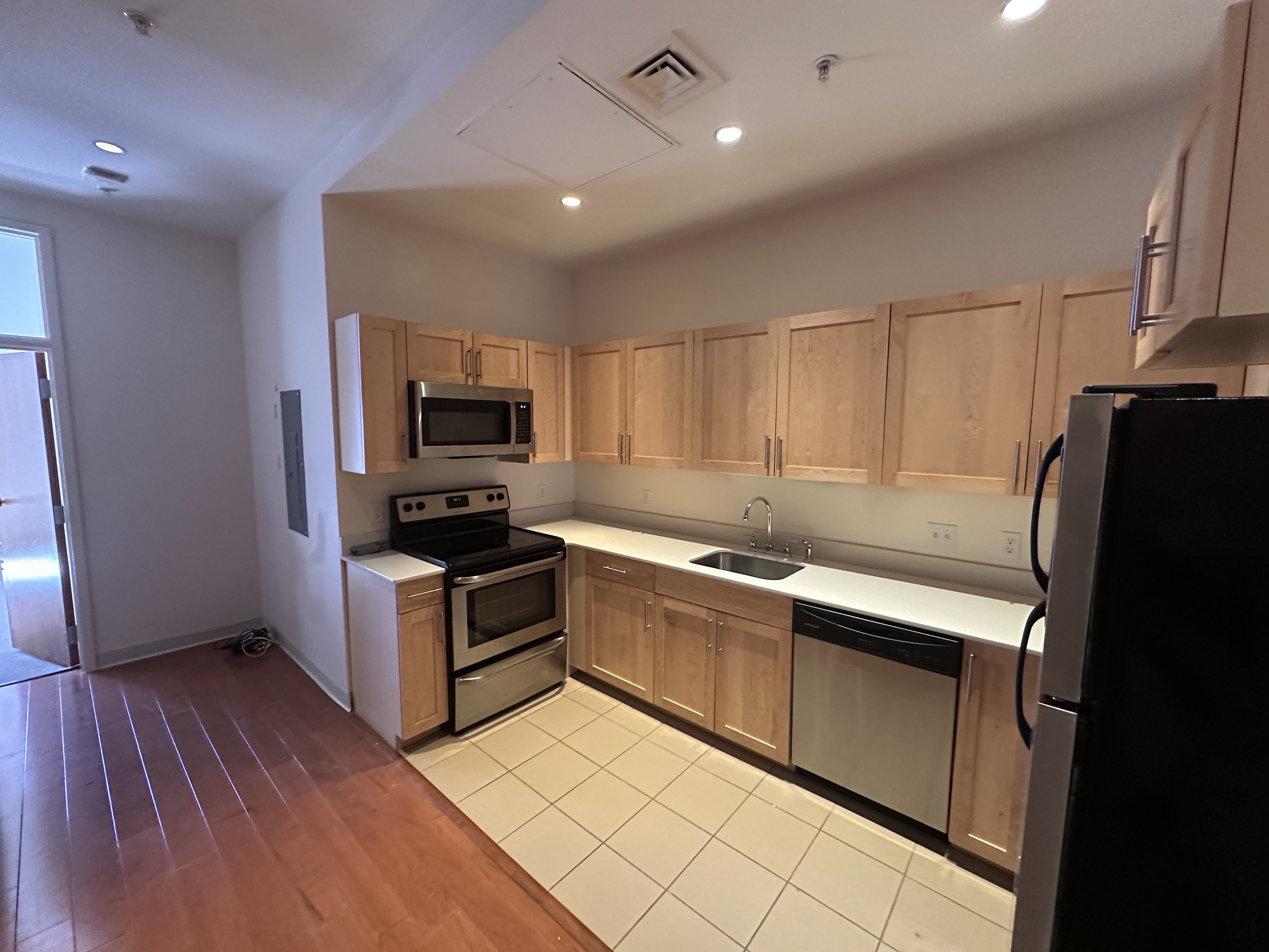 Pictures of  property for rent on Washington St., Boston, MA 02108