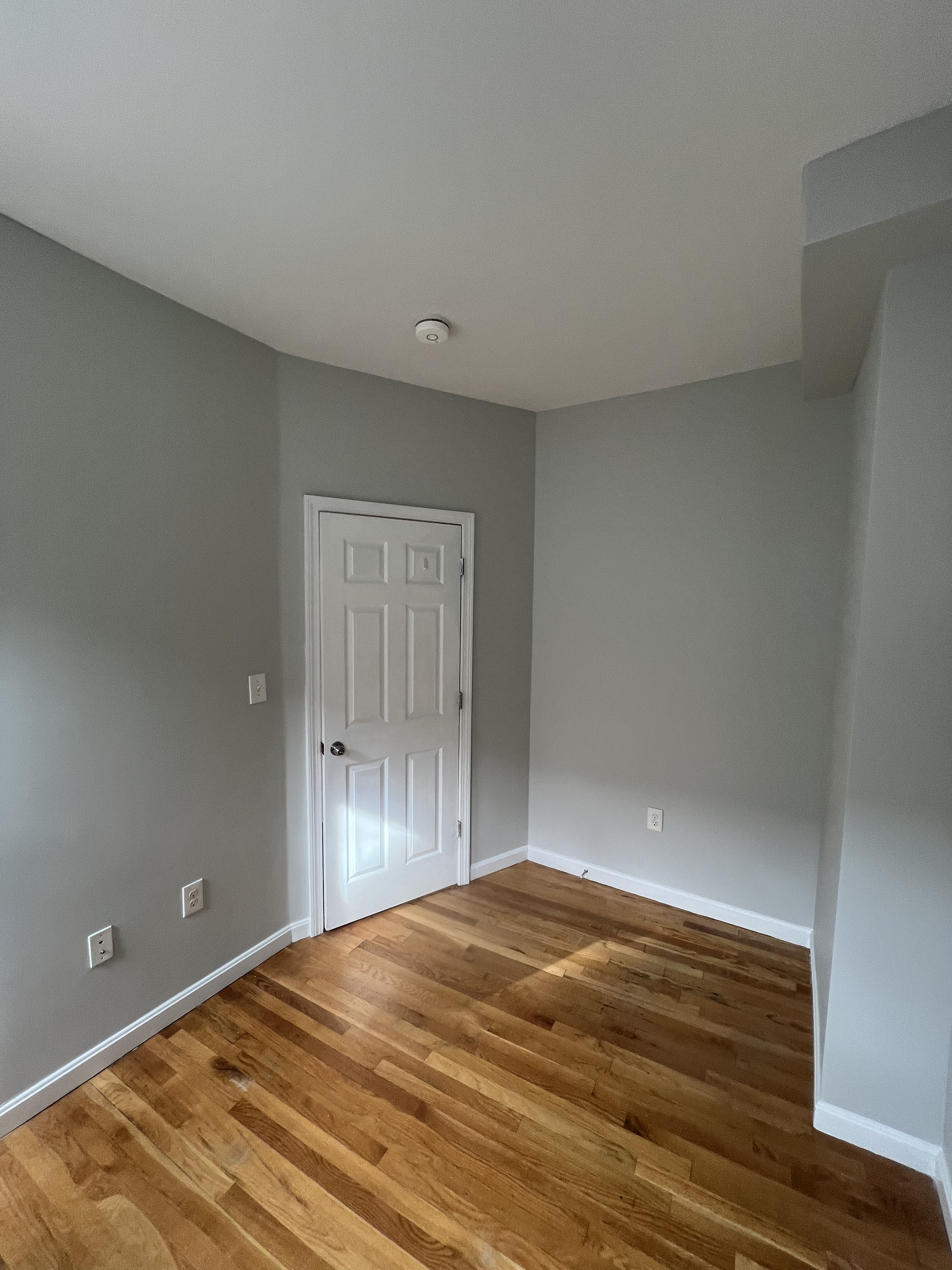 28 Phillips St. — Beacon Hill