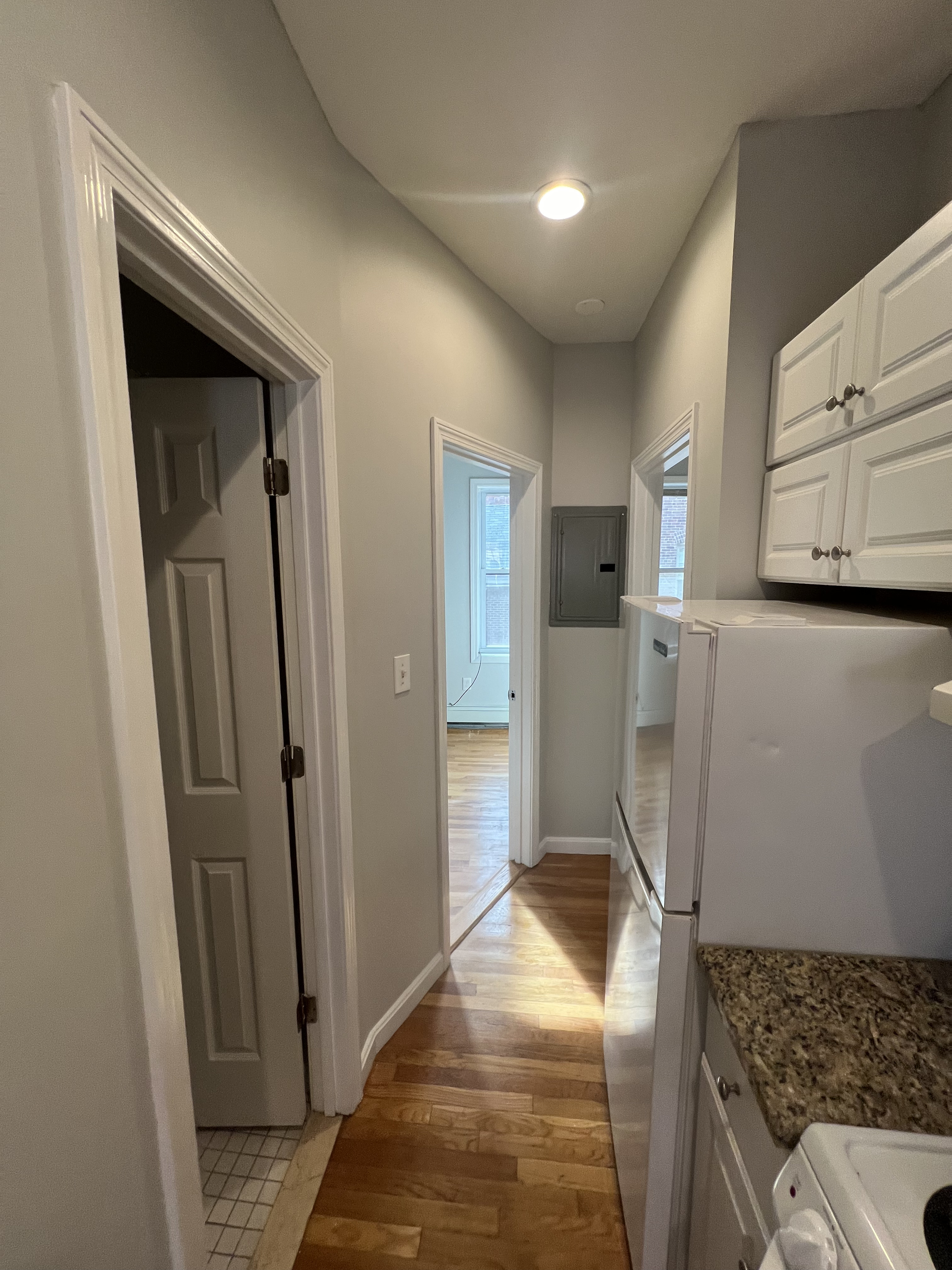 28 Phillips St. — Beacon Hill