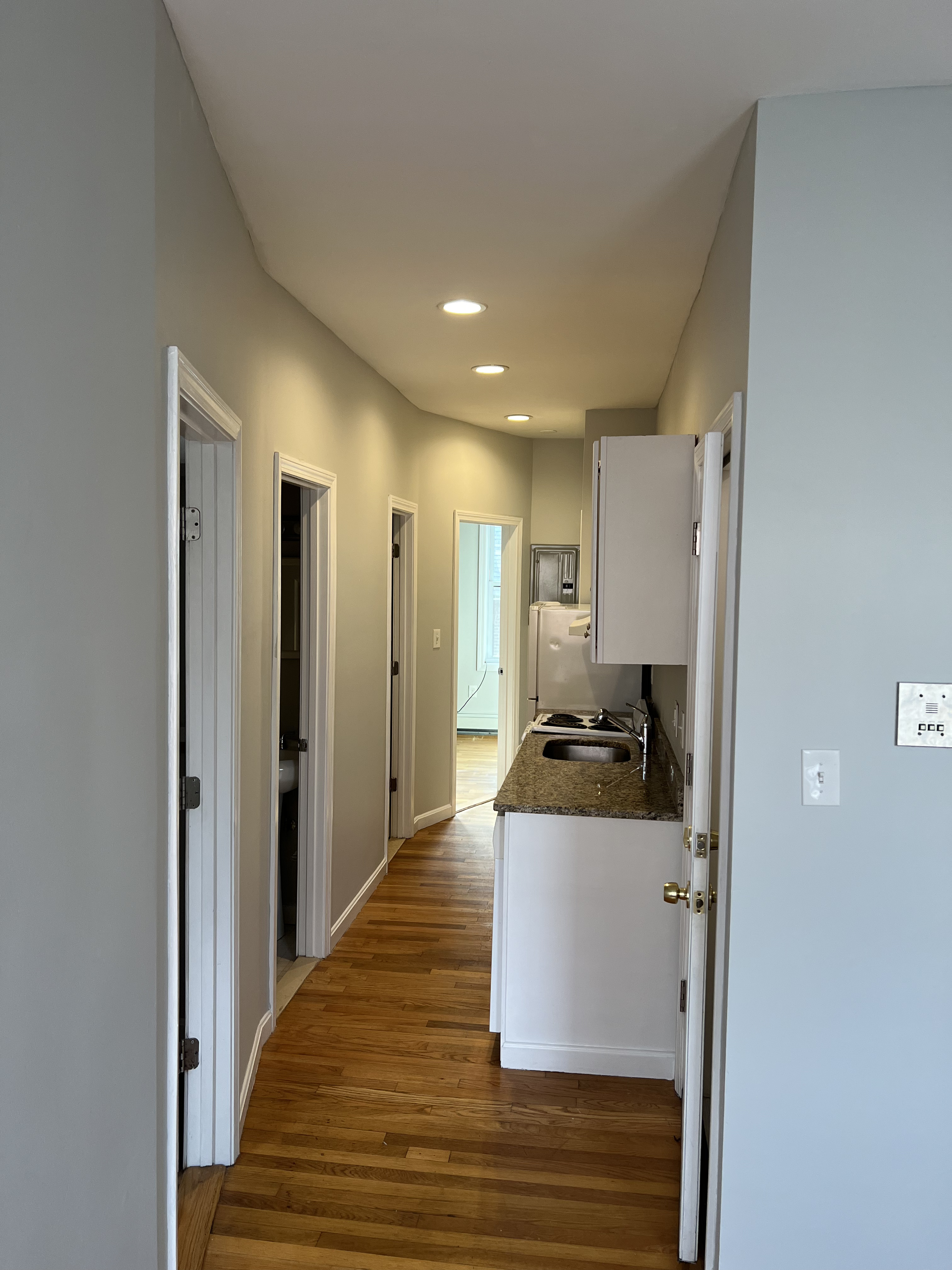 28 Phillips St. — Beacon Hill