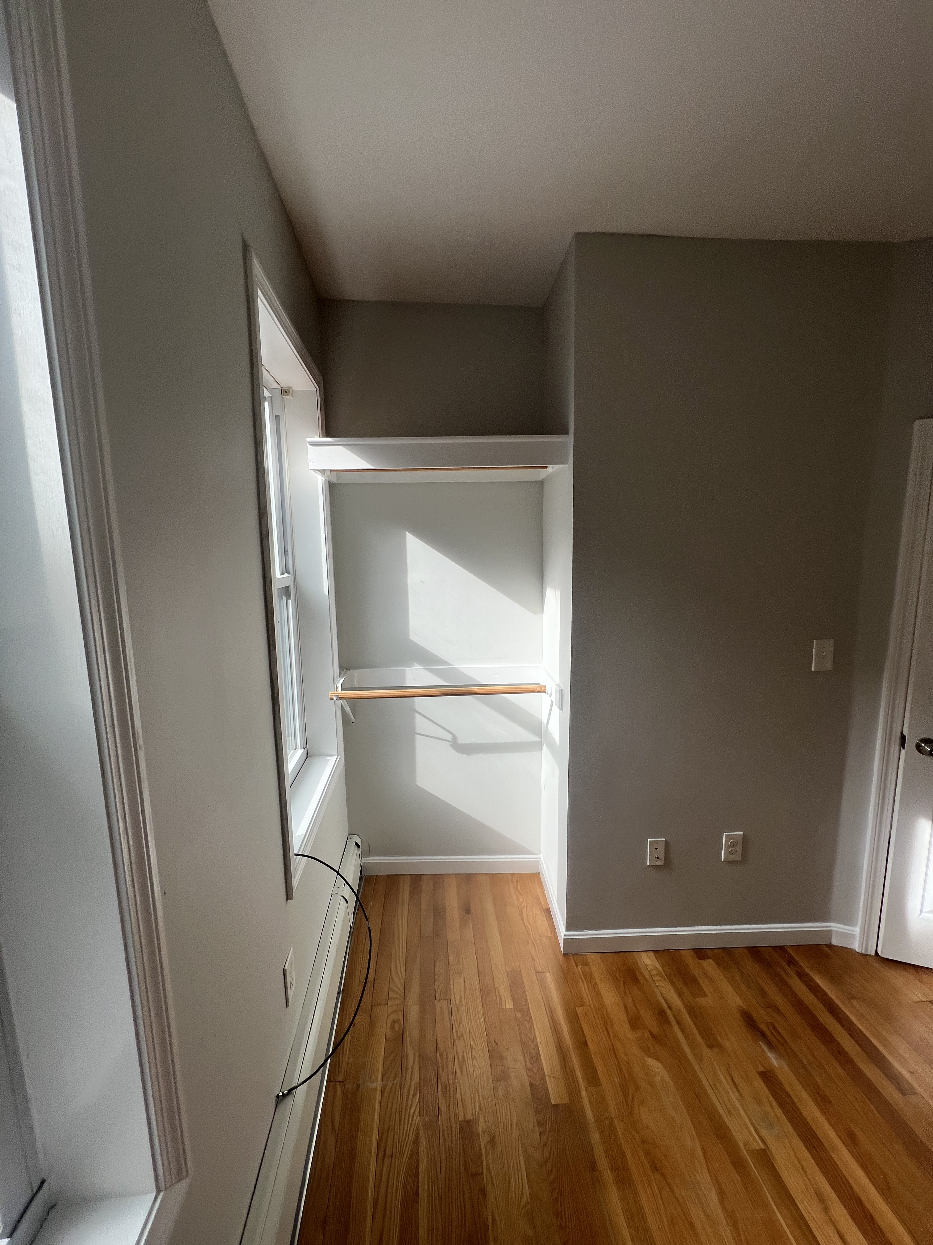 28 Phillips St. — Beacon Hill