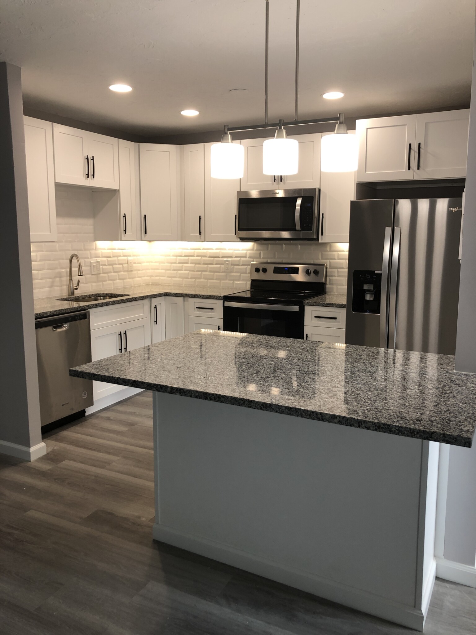 210 Fellsview Ter, Stoneham